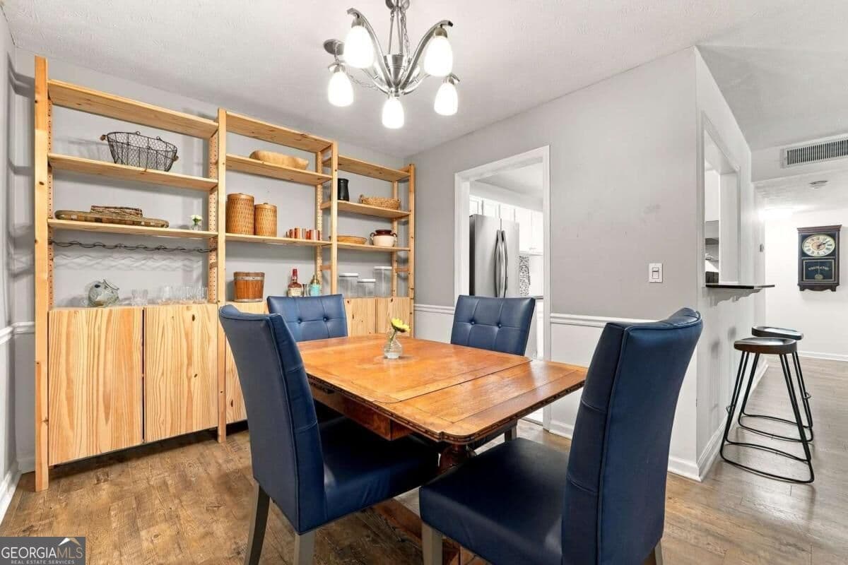 2 bedroom, 2 bathroom, 1,270 sq ft condominium for sale at 4604 Vinings Central Run 131, Atlanta, GA 30339 — photo 6