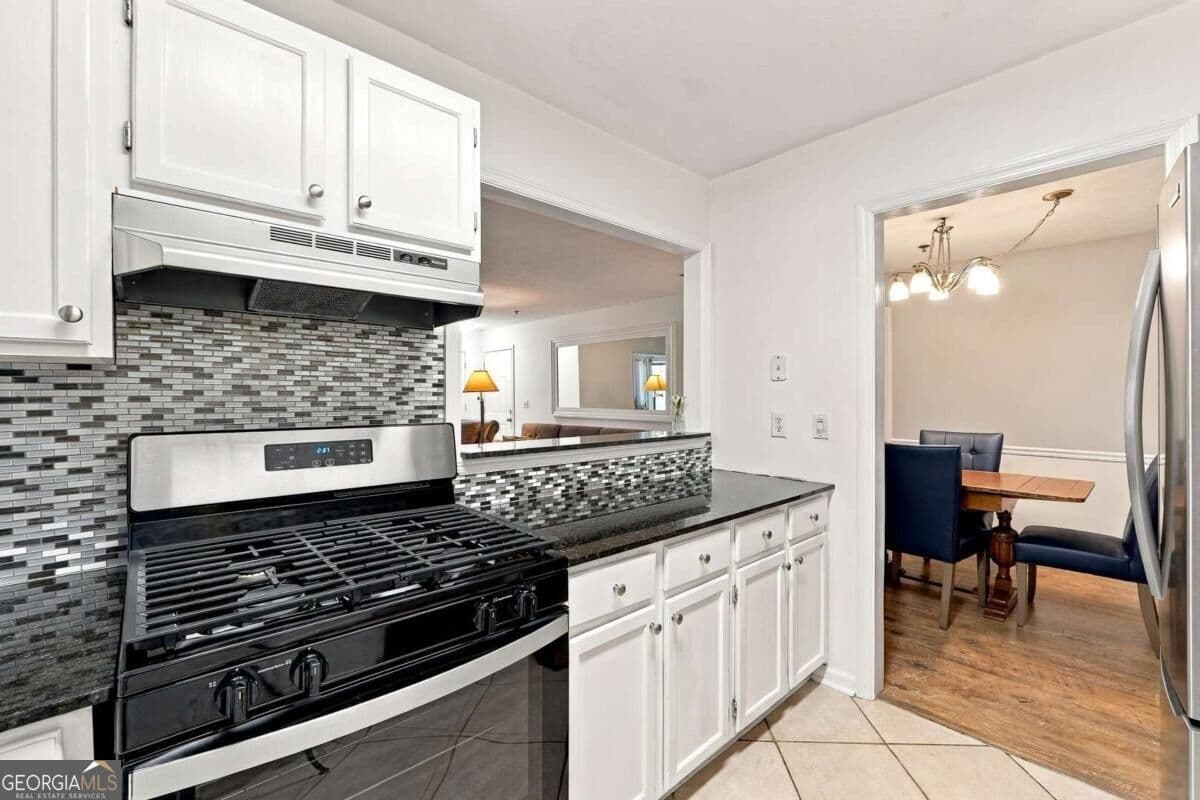 2 bedroom, 2 bathroom, 1,270 sq ft condominium for sale at 4604 Vinings Central Run 131, Atlanta, GA 30339 — photo 9