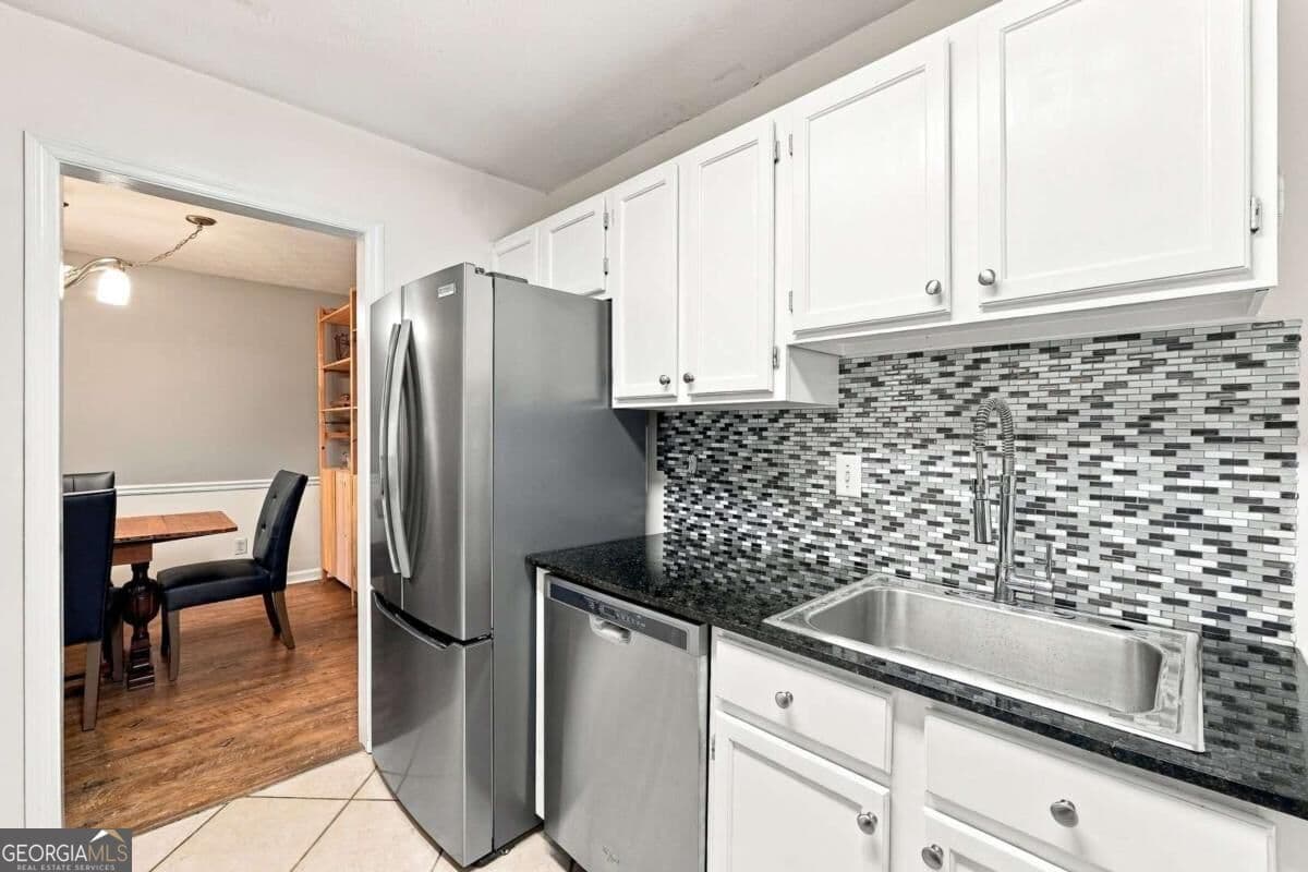 2 bedroom, 2 bathroom, 1,270 sq ft condominium for sale at 4604 Vinings Central Run 131, Atlanta, GA 30339 — photo 8
