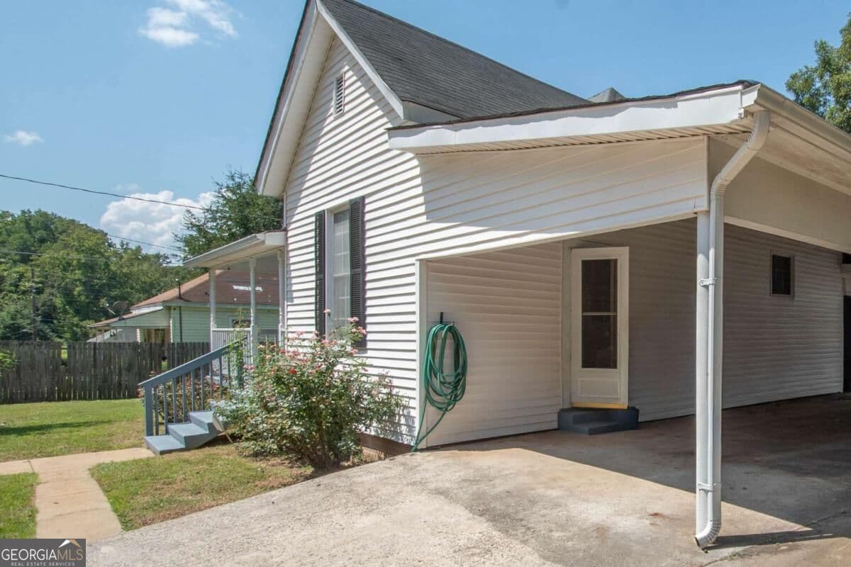 4 bedroom, 2 bathroom, 1,497 sq ft single family residence for sale at 20 Wilson Street, Manchester, GA 31816 — photo 3