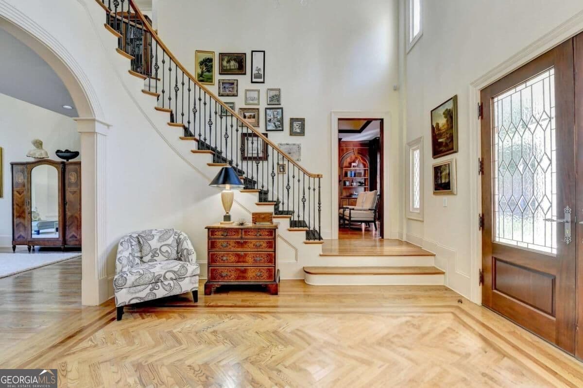 5 bedroom, 5.5 bathroom, 8,584 sq ft single family residence for sale at 440 Old Homestead Trail, Johns Creek, GA 30097 — photo 7