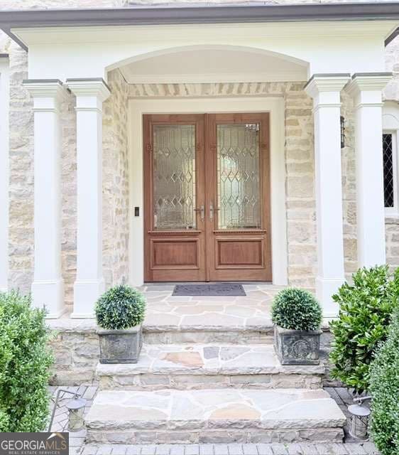 5 bedroom, 5.5 bathroom, 8,584 sq ft single family residence for sale at 440 Old Homestead Trail, Johns Creek, GA 30097 — photo 4