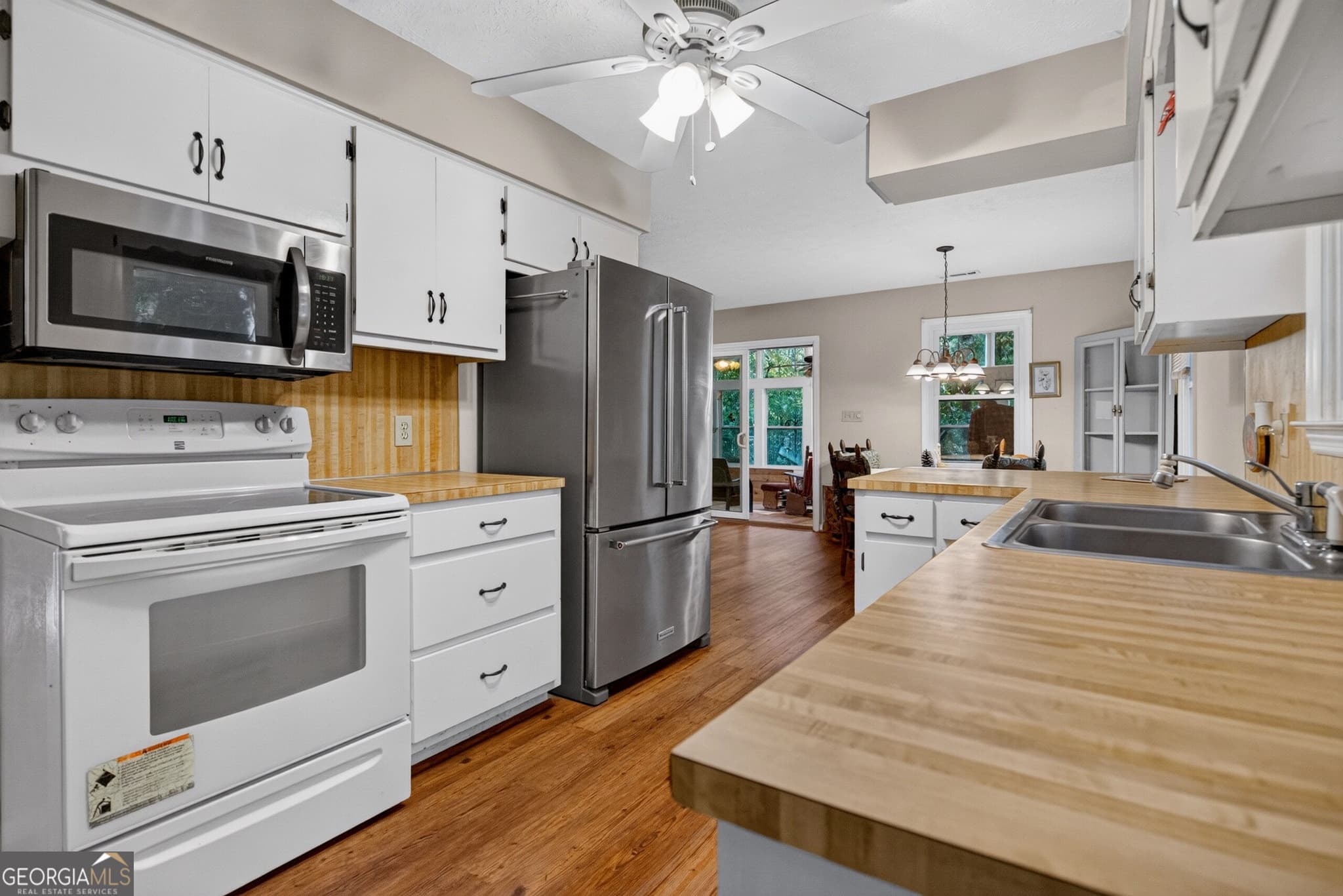 3 bedroom, 2 bathroom, 1,596 sq ft single family residence for sale at 371 S Grayson Trail, Hogansville, GA 30230 — photo 5