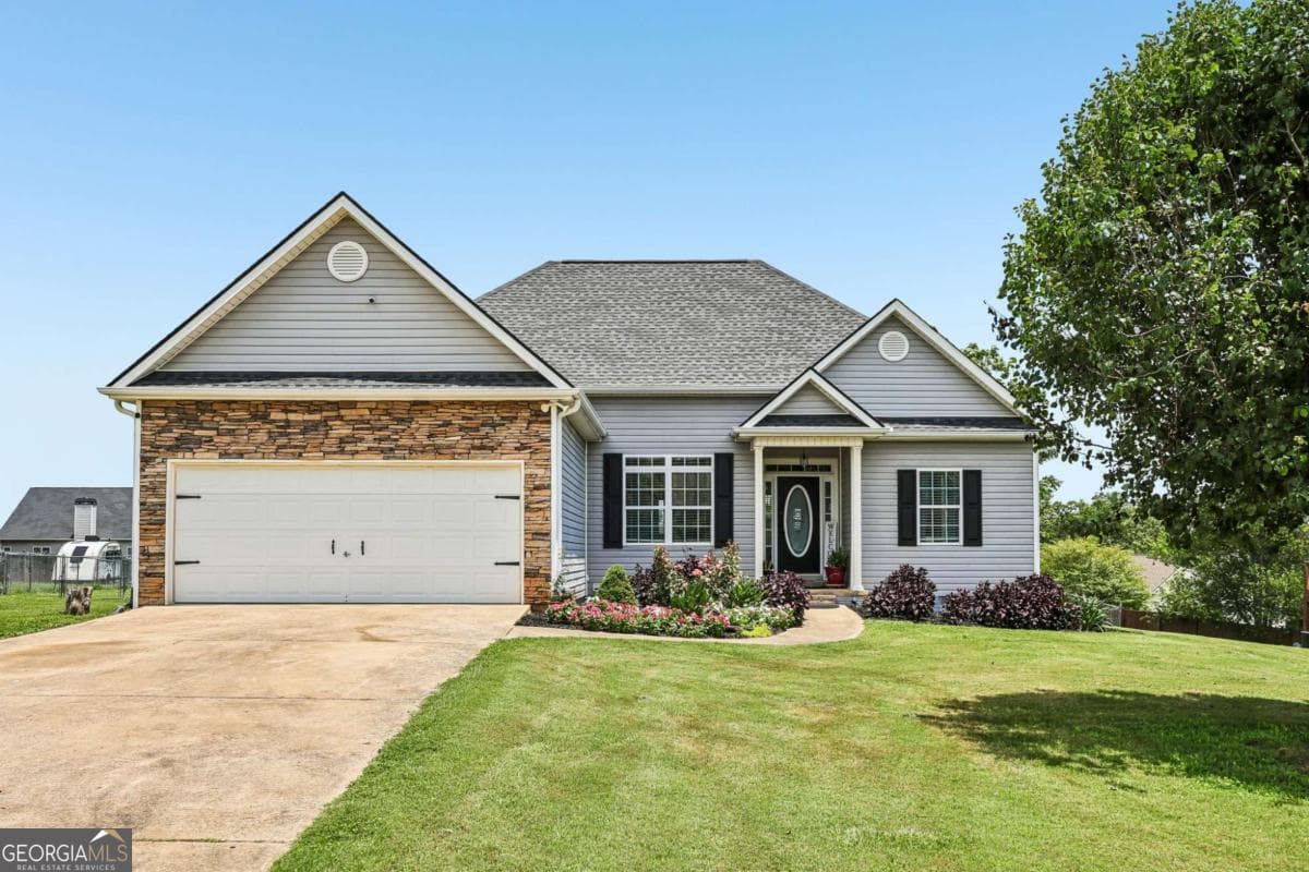 3 bedroom, 1.5 bathroom, 1,512 sq ft single family residence sold at 221 Polar Lane, Carrollton, GA 30117