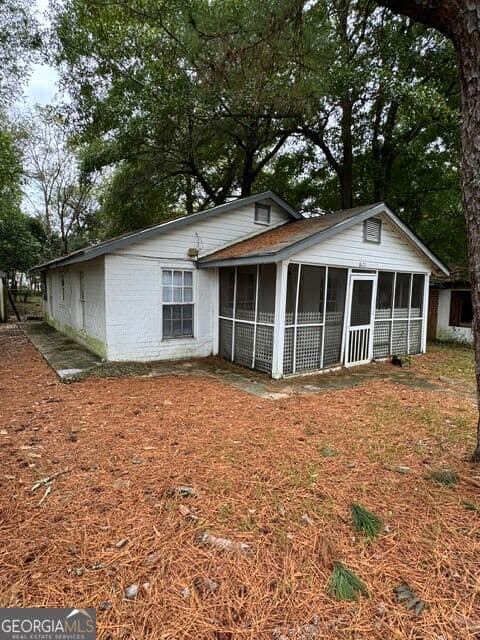 2 bedroom, 1 bathroom, 800 sq ft single family residence for sale at 822 Bennell Street, Macon, GA 31206 — photo 2