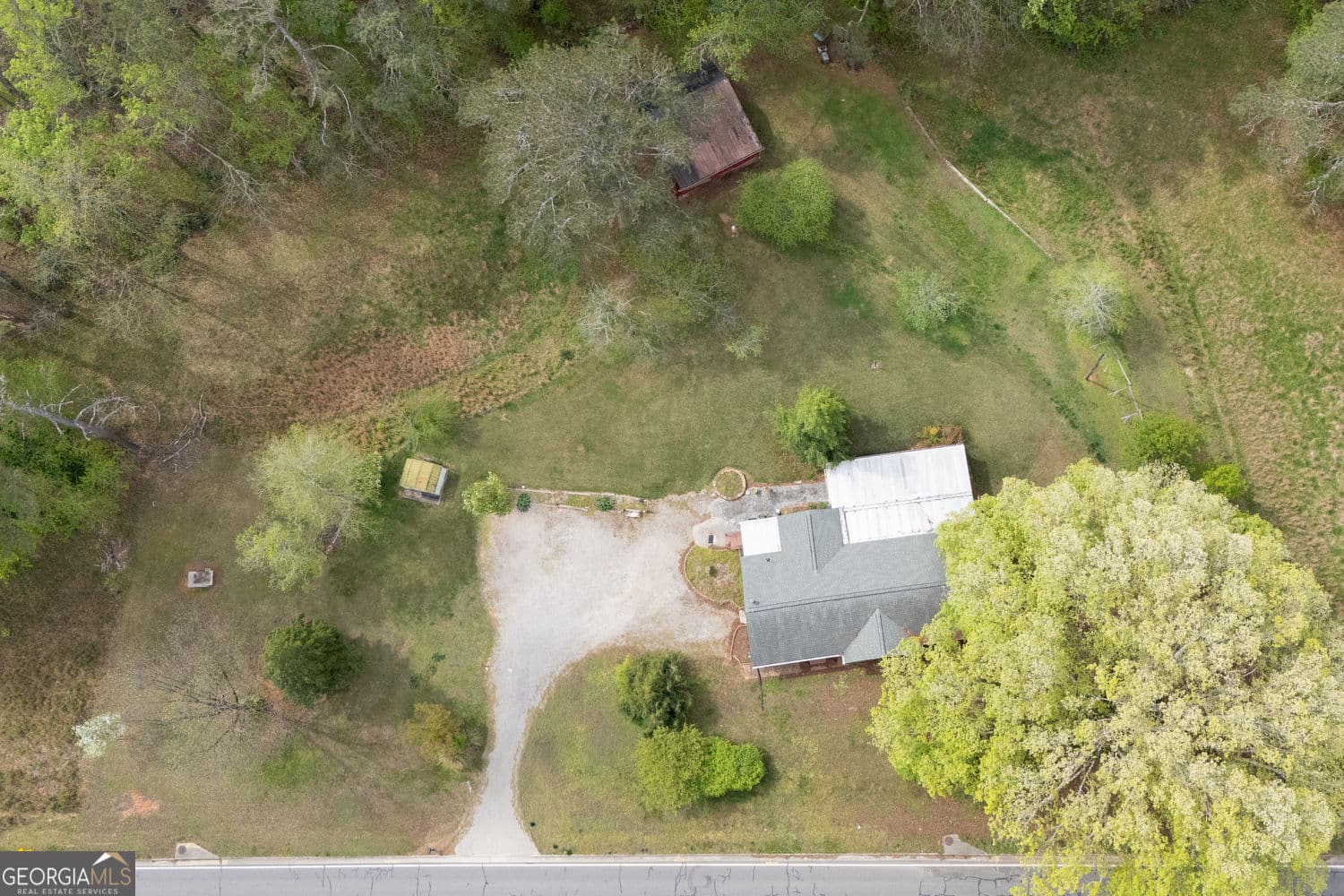 3 bedroom, 2 bathroom, 1,975 sq ft single family residence for sale at 2704 County Line Road, Acworth, GA 30101