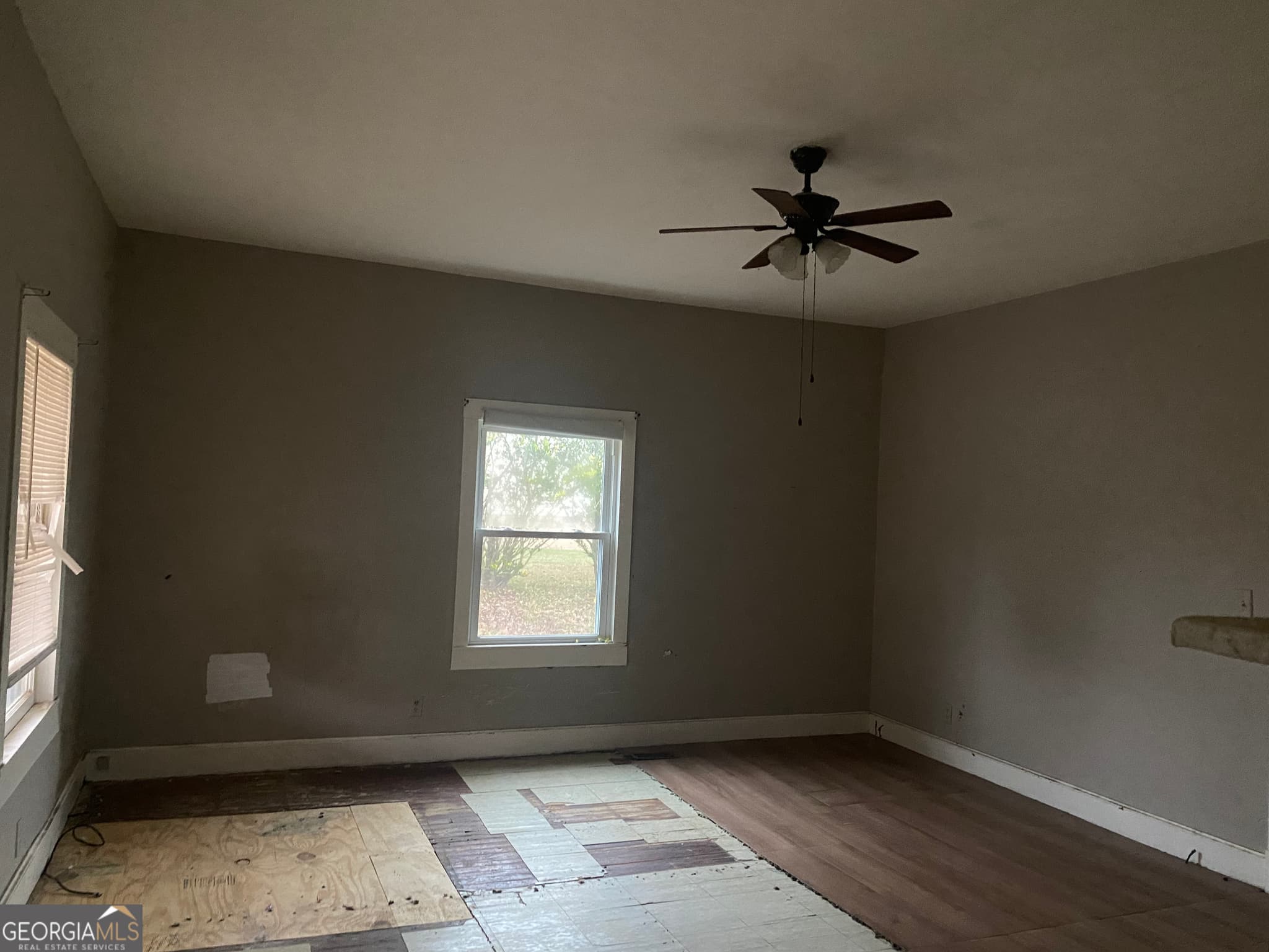 2 bedroom, 2 bathroom, 1,080 sq ft single family residence for sale at 195 Seventh Street, Trion, GA 30753 — photo 3