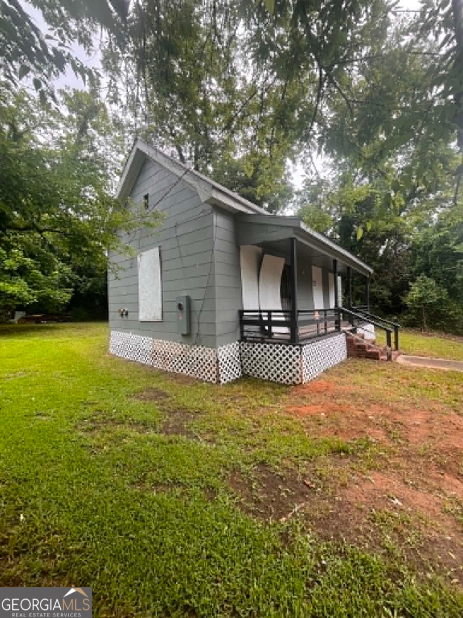 2 bedroom, 1 bathroom, 842 sq ft single family residence for sale at 325 Fairview Avenue, Macon, GA 31217 — photo 2