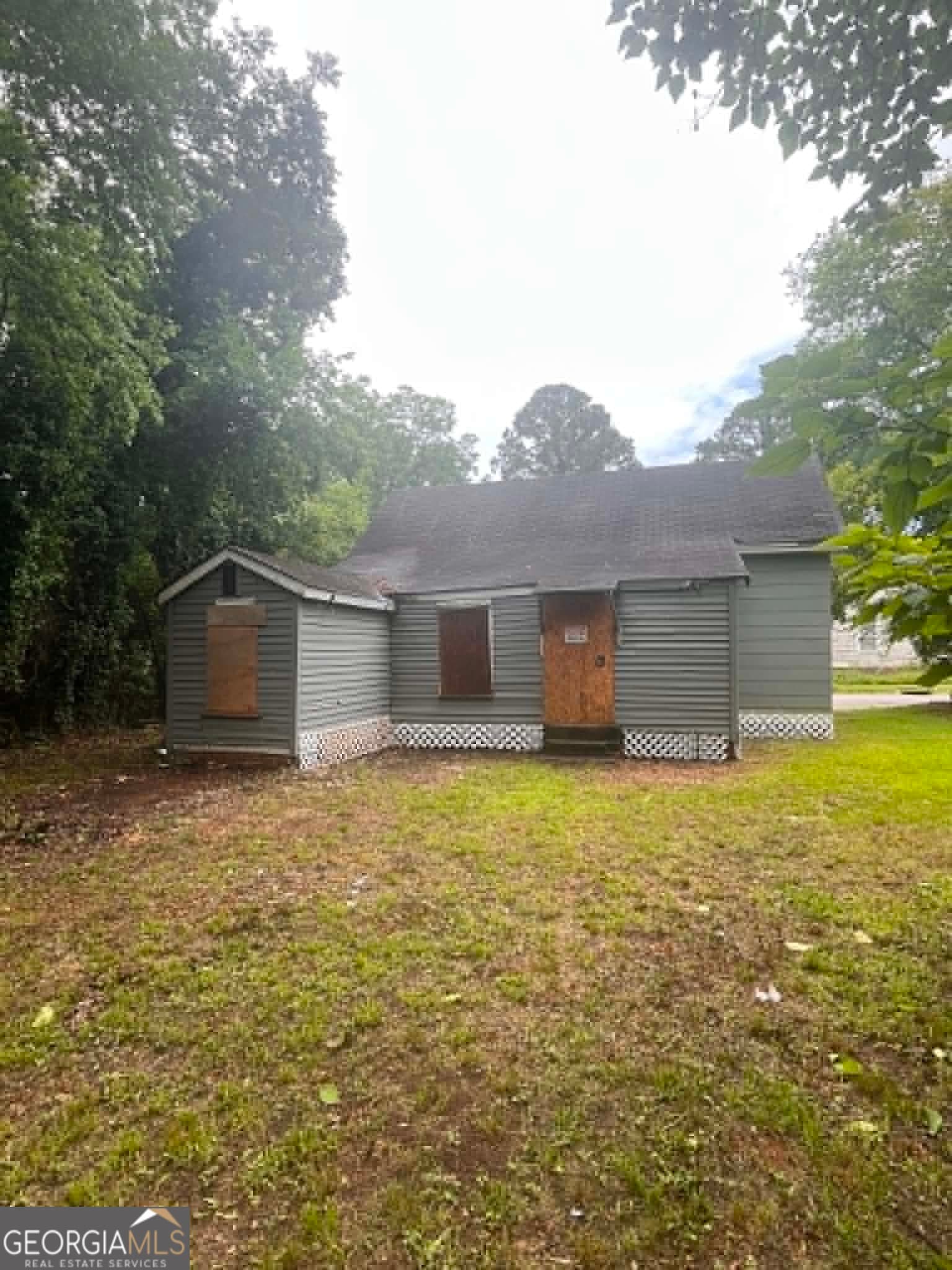 2 bedroom, 1 bathroom, 842 sq ft single family residence for sale at 325 Fairview Avenue, Macon, GA 31217 — photo 3