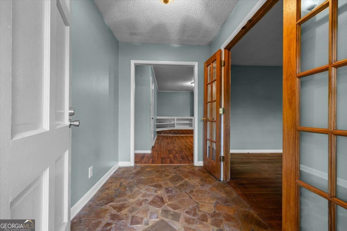 3 bedroom, 2 bathroom, 1,670 sq ft single family residence for sale at 607 Hardeman Avenue, Fort Valley, GA 31030 — photo 6