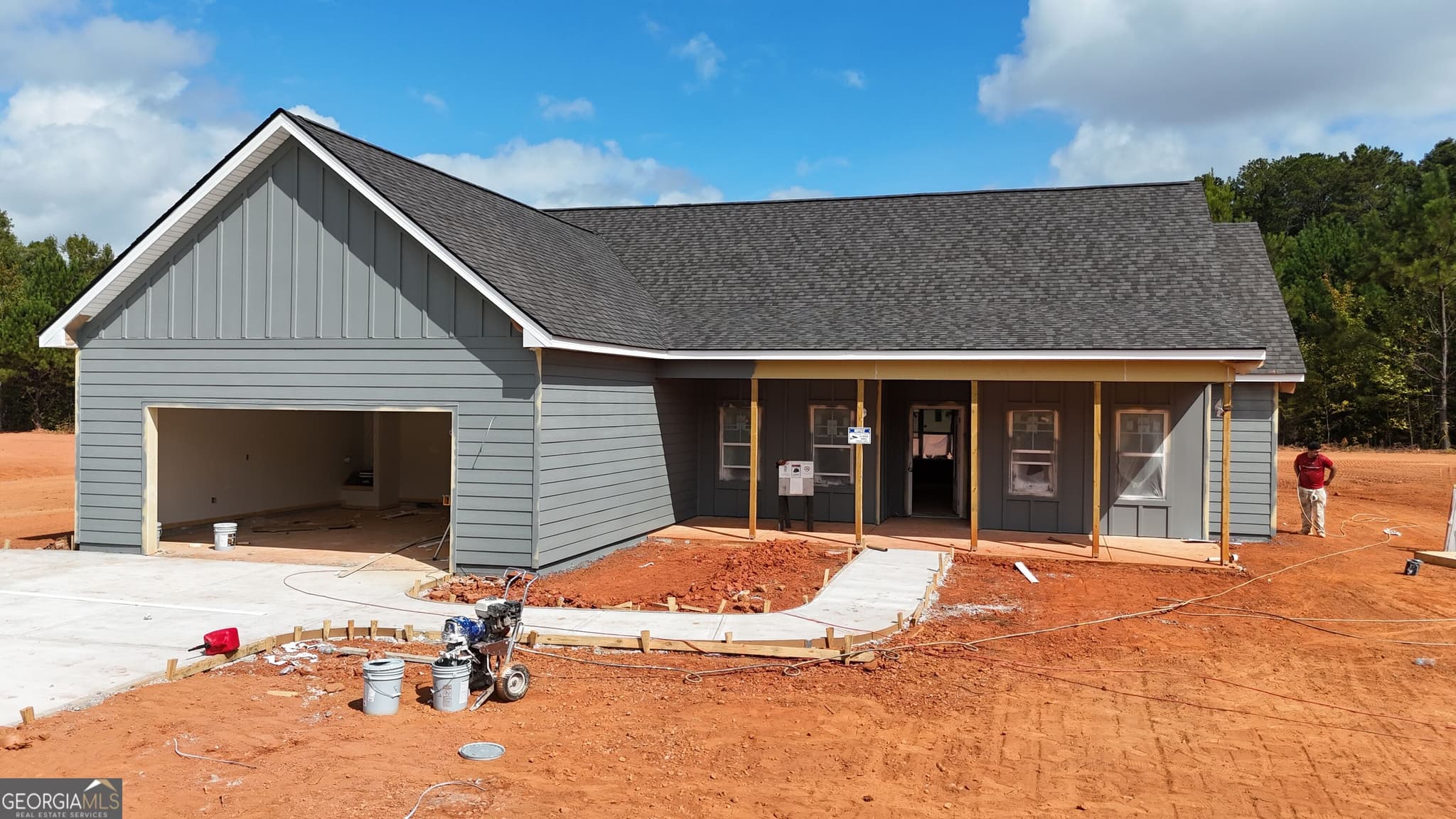 4 bedroom, 2 bathroom, 2,001 sq ft single family residence for sale at 135 Aerodrome Way, Griffin, GA 30224 — photo 1 of 7