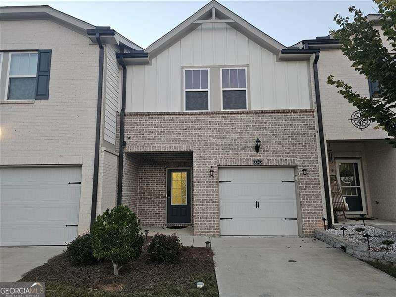 3 bedroom, 2.5 bathroom townhouse for rent at 3343 Bell Nook Way, Lawrenceville, GA 30044 for $2,450 a month — photo 1 of 26