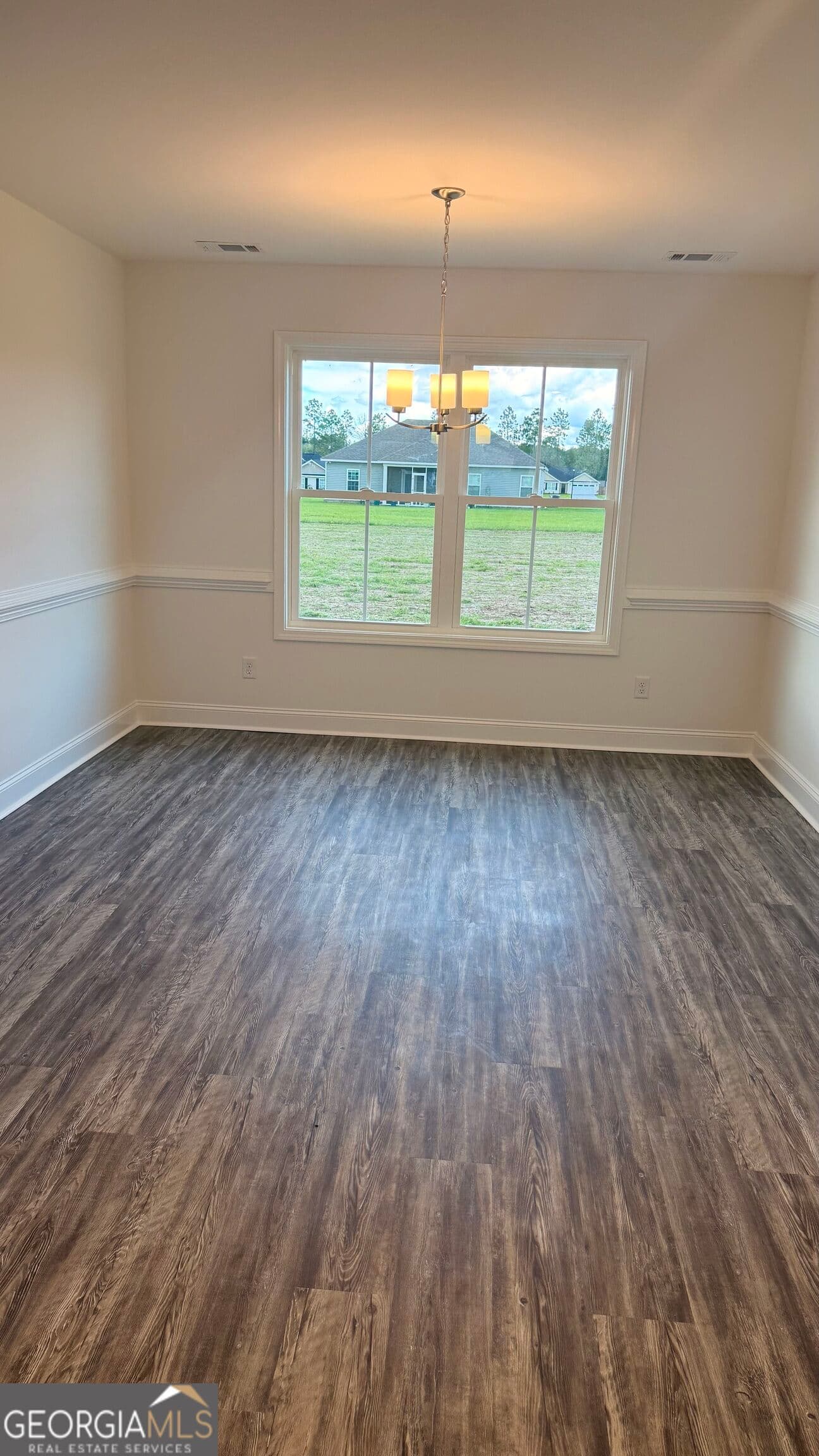 3 bedroom, 2 bathroom, 1,500 sq ft single family residence under contract at 670 Belfast Loop 187, Ellabell, GA 31308 — photo 2