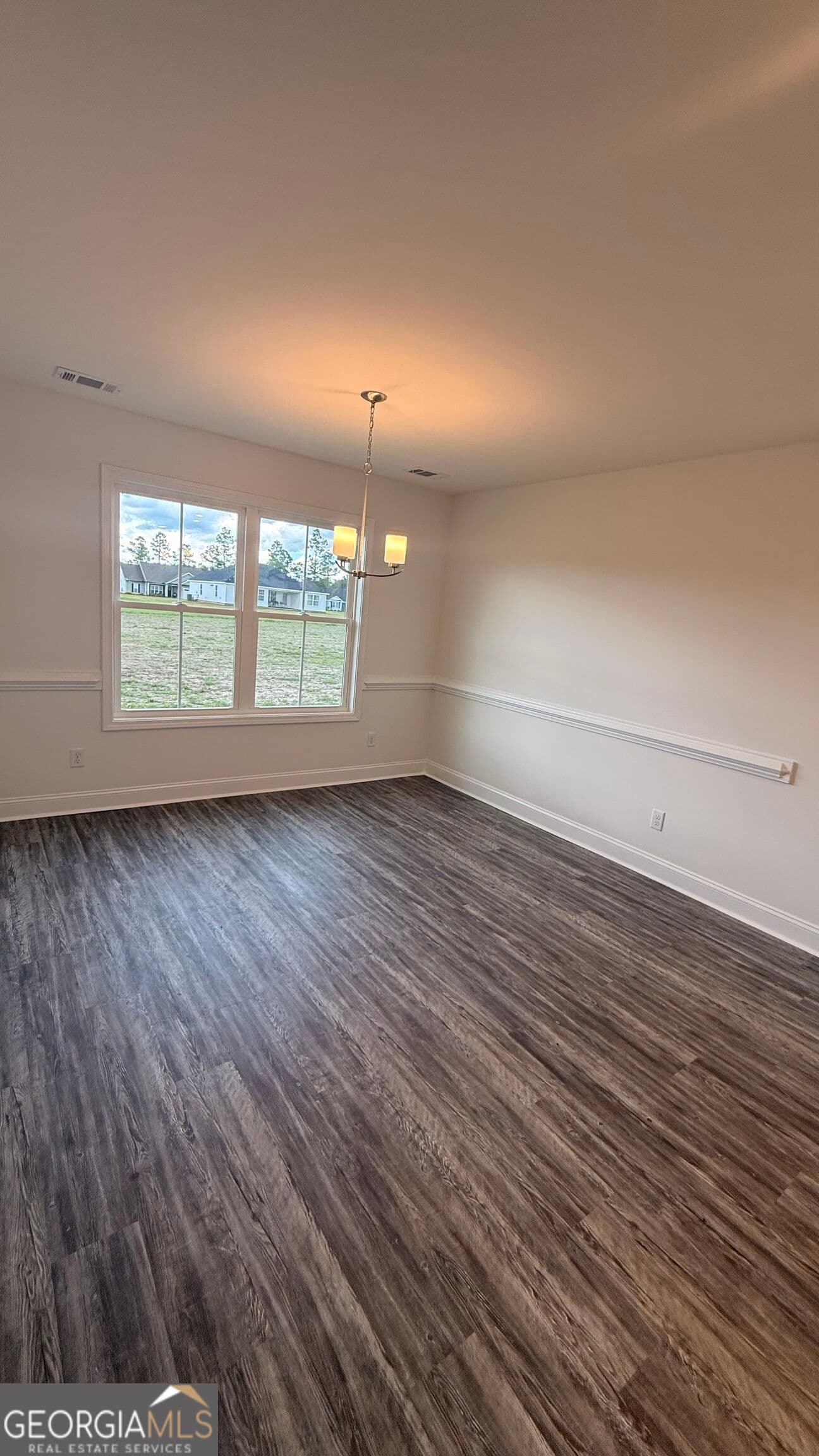 3 bedroom, 2 bathroom, 1,500 sq ft single family residence under contract at 670 Belfast Loop 187, Ellabell, GA 31308 — photo 5