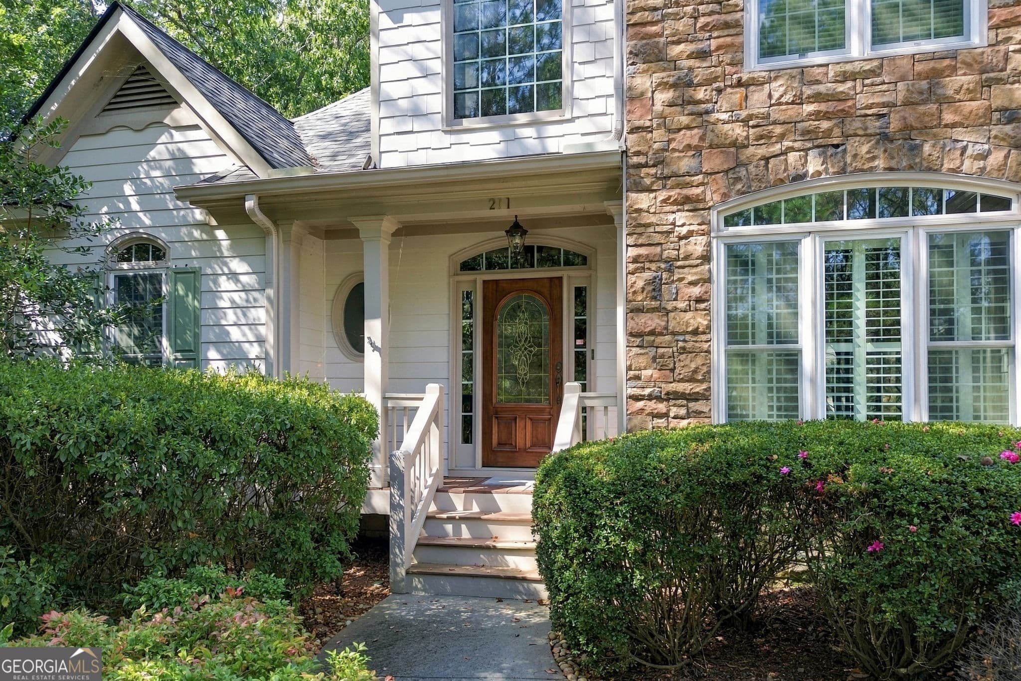 4 bedroom, 2.5 bathroom, 2,583 sq ft single family residence for sale at 211 Montana Way, Canton, GA 30114 — photo 2