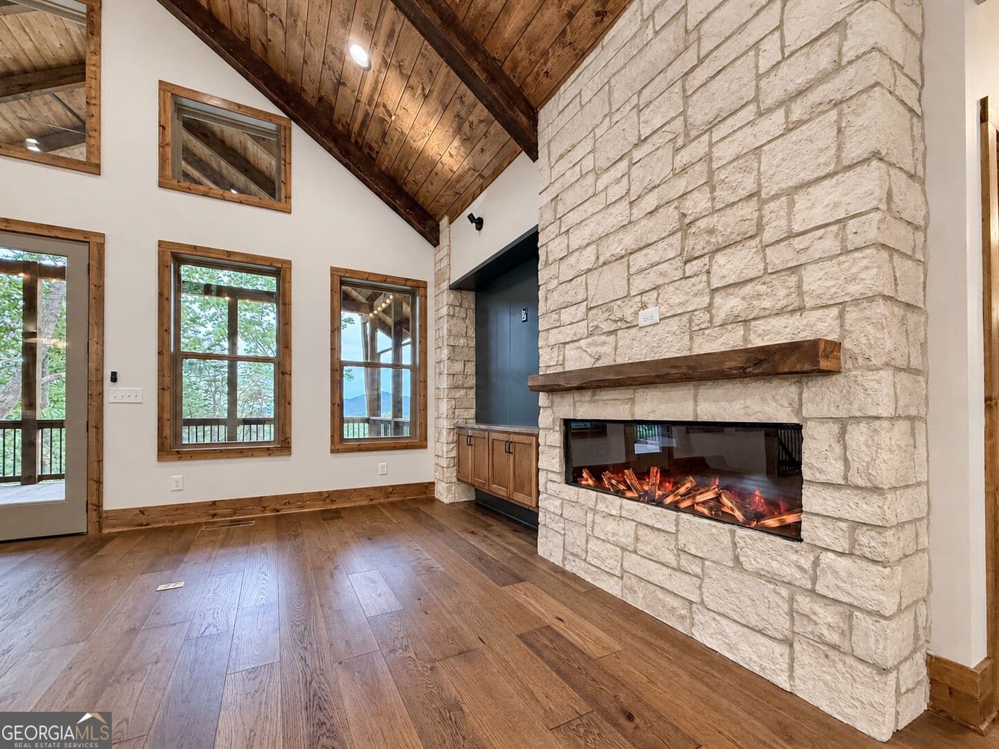 3 bedroom, 3.5 bathroom, 3,000 sq ft single family residence for sale at 1878 Sweetwater Drive, Clarkesville, GA 30523 — photo 6