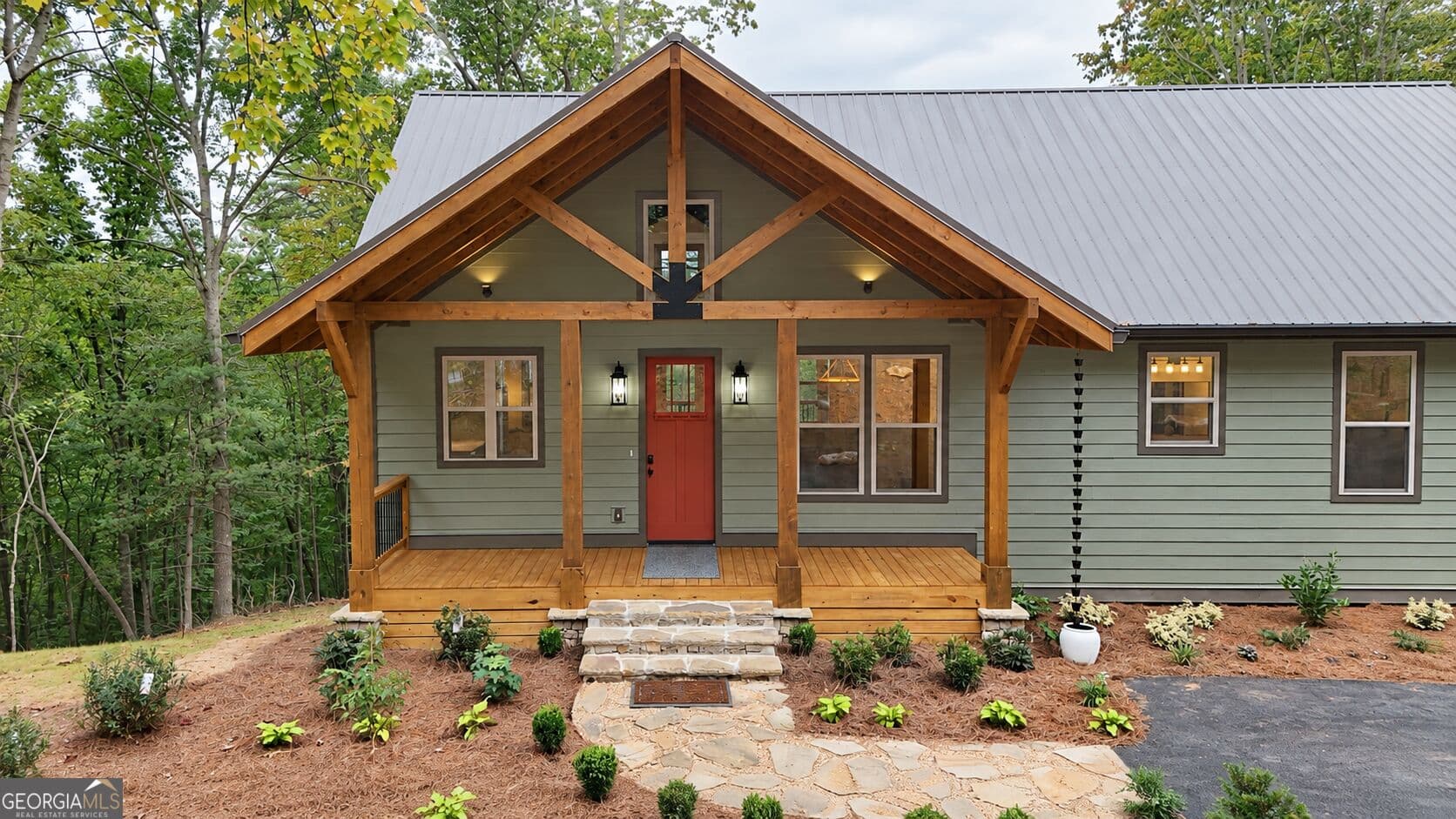 3 bedroom, 3.5 bathroom, 3,000 sq ft single family residence for sale at 1878 Sweetwater Drive, Clarkesville, GA 30523 — photo 3