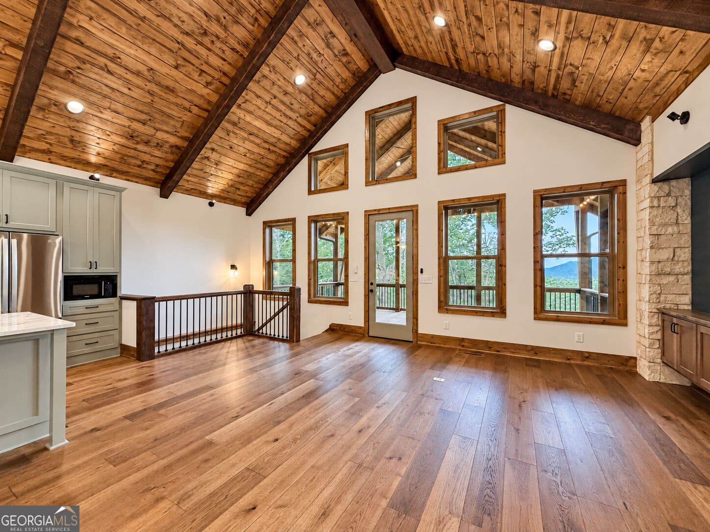 3 bedroom, 3.5 bathroom, 3,000 sq ft single family residence for sale at 1878 Sweetwater Drive, Clarkesville, GA 30523 — photo 8