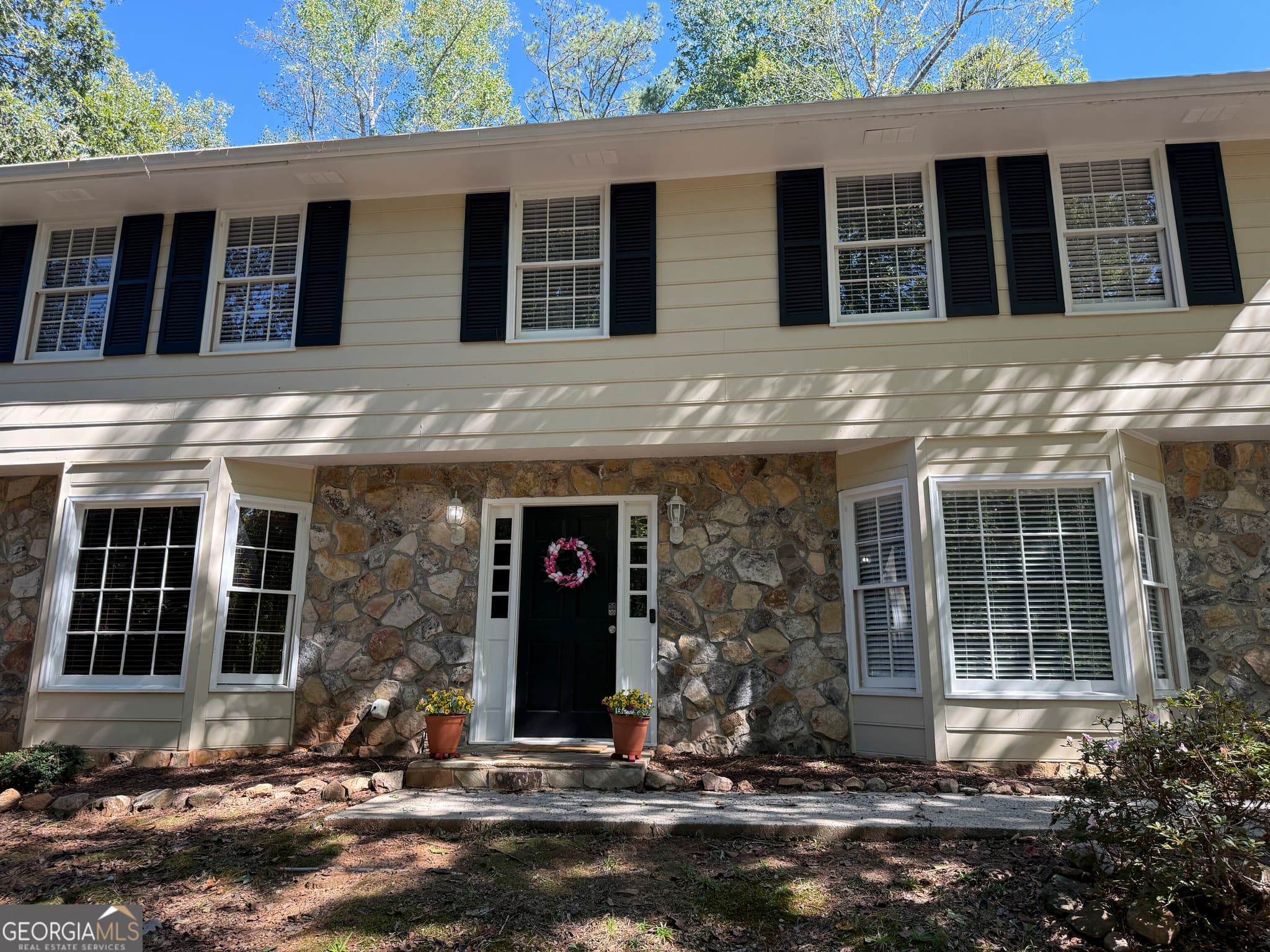 4 bedroom, 2.5 bathroom, 2,956 sq ft single family residence for rent at 100 Forest Hall Lane, Fayetteville, GA 30214 for $2,595 a month — photo 2