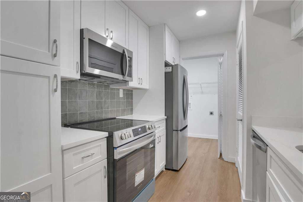 2 bedroom, 2 bathroom, 1,178 sq ft condominium for sale at 122 Tuxworth Circle, Decatur, GA 30033 — photo 2