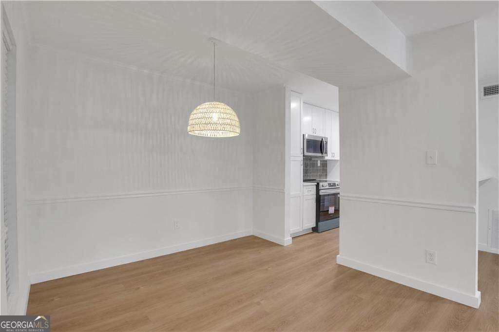 2 bedroom, 2 bathroom, 1,178 sq ft condominium for sale at 122 Tuxworth Circle, Decatur, GA 30033 — photo 6
