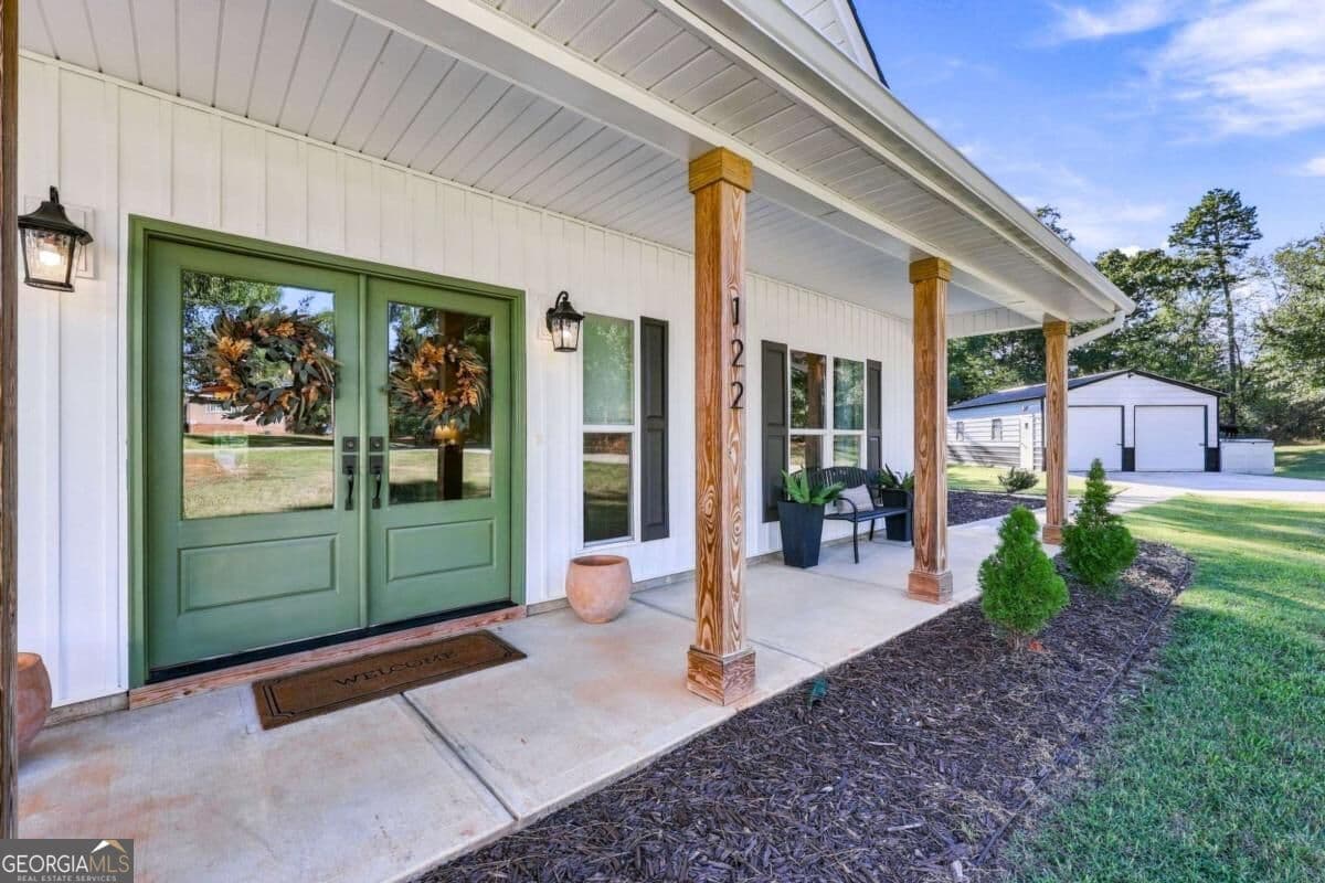 4 bedroom, 2 bathroom, 1,964 sq ft single family residence for sale at 122 Jones Court, Athens, GA 30606 — photo 3