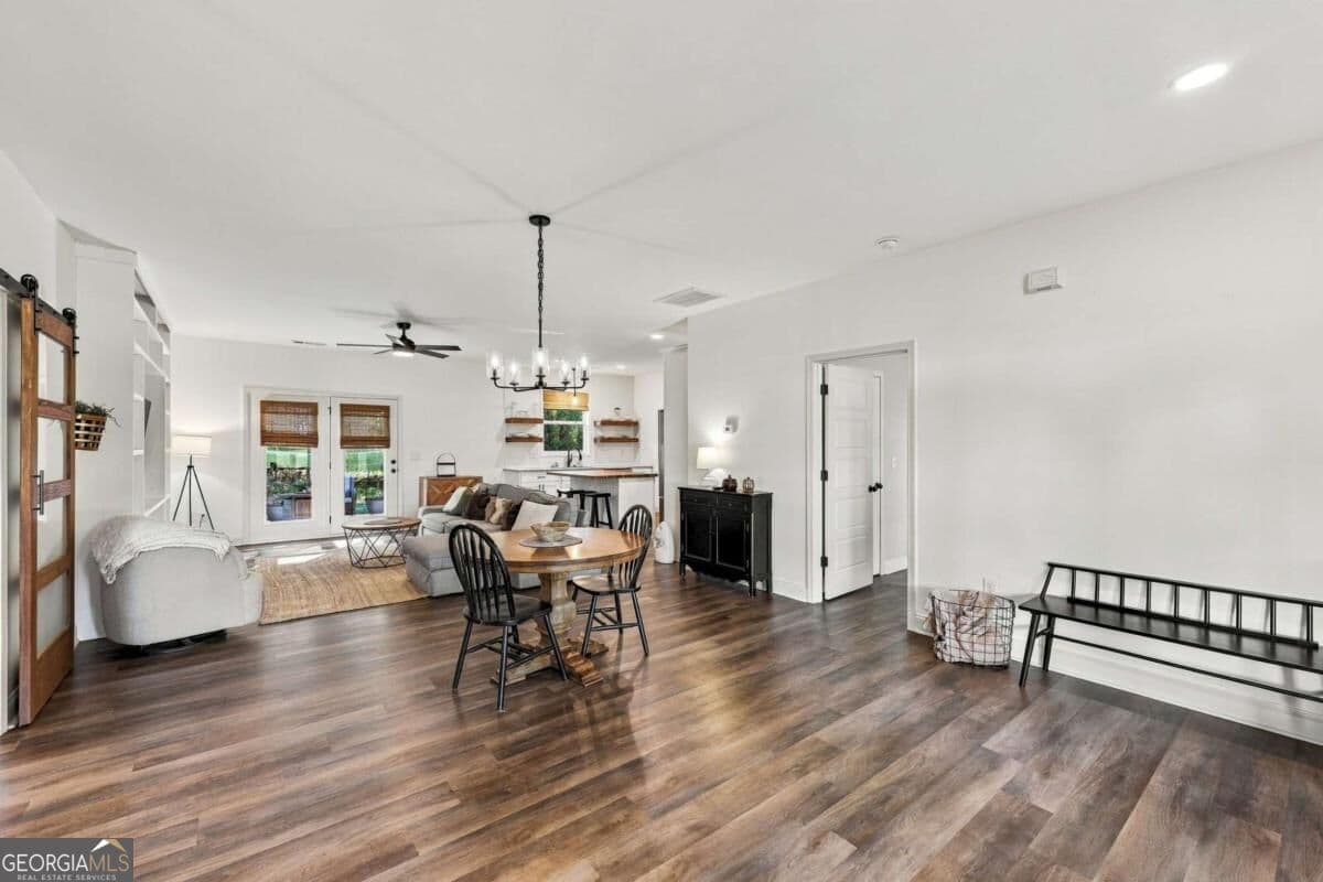 4 bedroom, 2 bathroom, 1,964 sq ft single family residence for sale at 122 Jones Court, Athens, GA 30606 — photo 4
