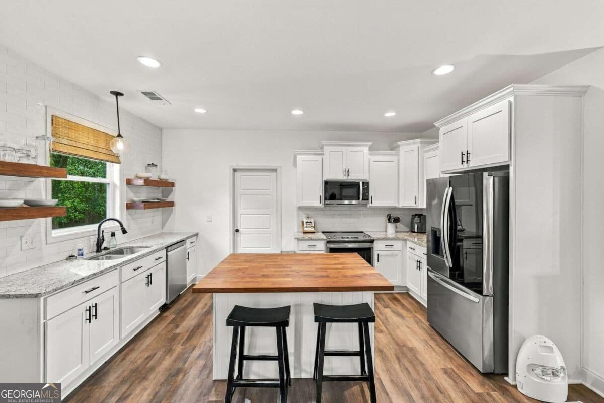 4 bedroom, 2 bathroom, 1,964 sq ft single family residence for sale at 122 Jones Court, Athens, GA 30606 — photo 8