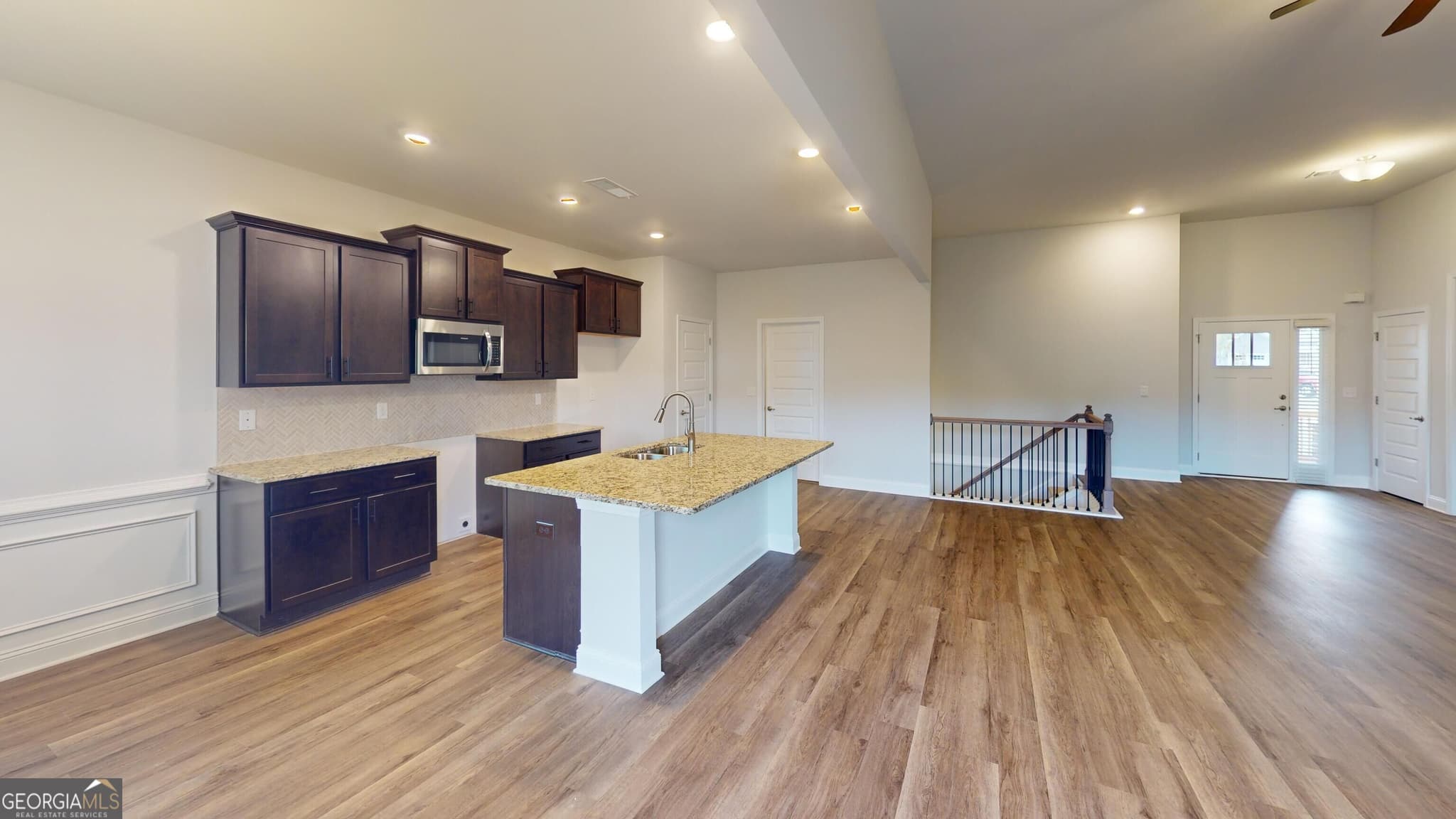 3 bedroom, 2 bathroom, 1,709 sq ft single family residence for sale at 1509 Barrington Place Court, Macon, GA 31220 — photo 2