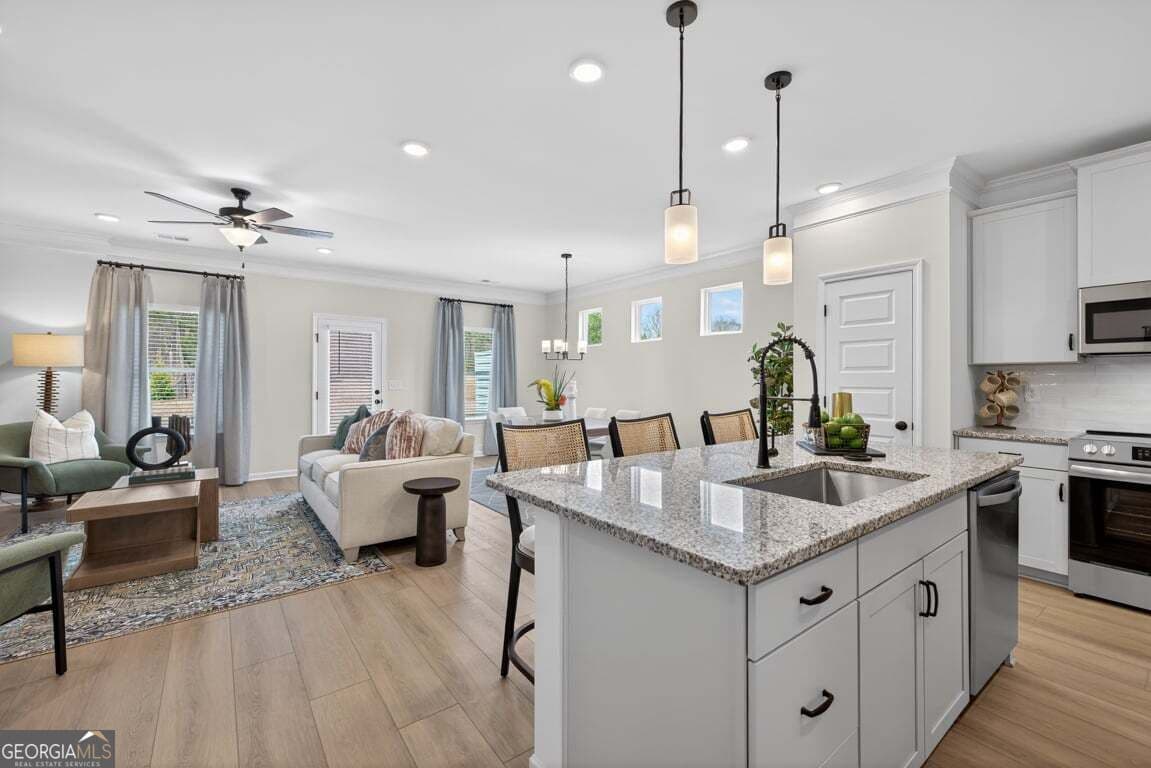 3 bedroom, 2.5 bathroom, 1,786 sq ft townhouse for sale at 212 Alameda Street 86, Loganville, GA 30052 — photo 3