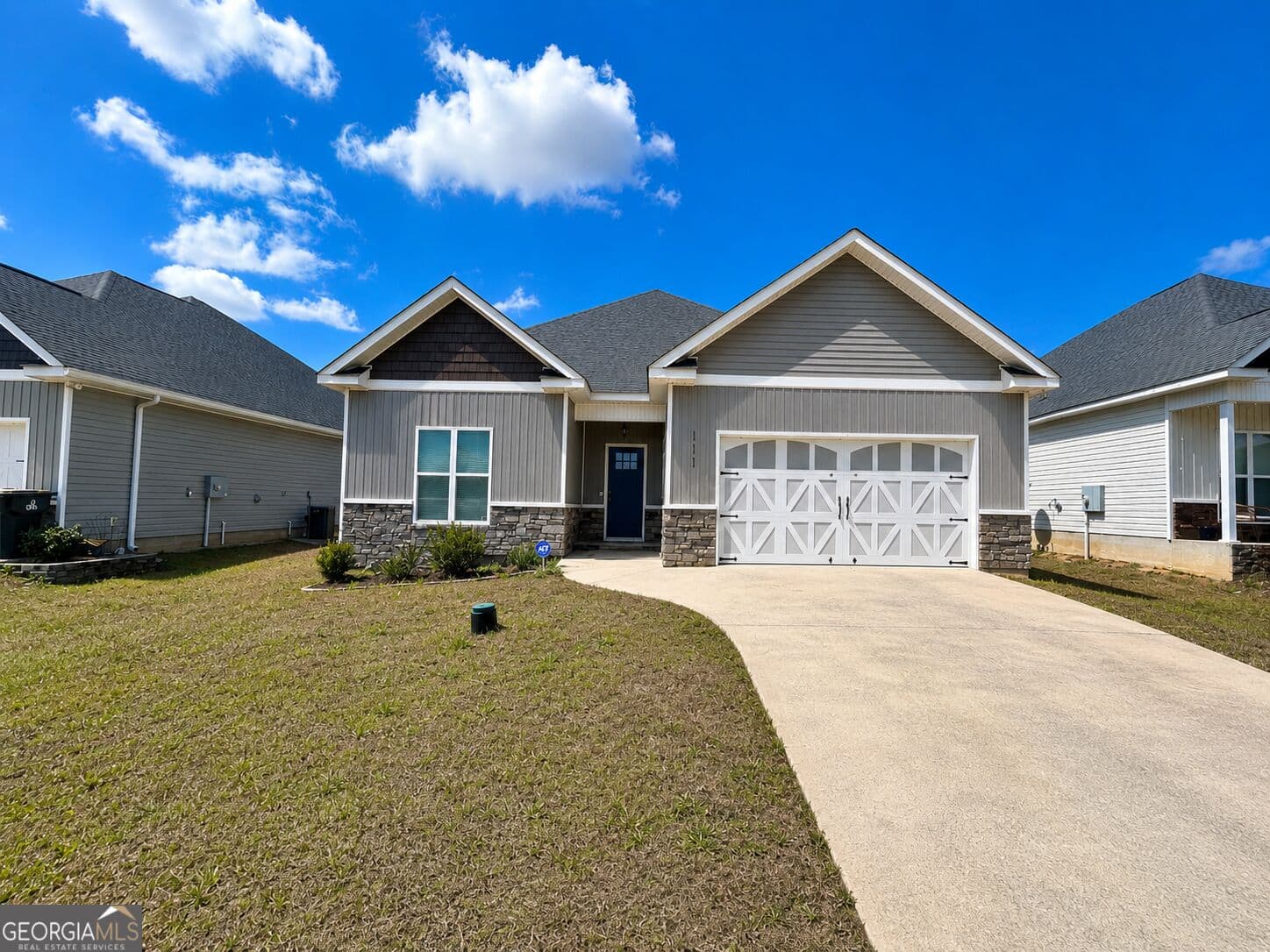 3 bedroom, 2 bathroom, 1,710 sq ft single family residence for sale at 111 Cascades Court, Bonaire, GA 31005 — photo 1 of 20