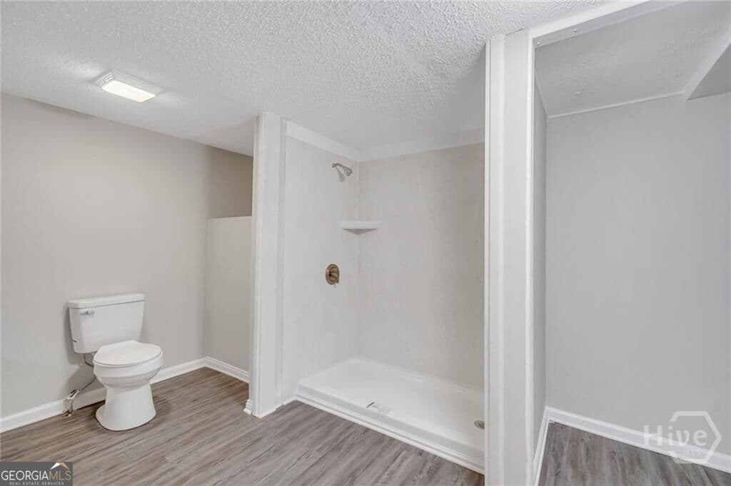 5 bedroom, 2 bathroom, 1,944 sq ft single family residence for sale at 147 Cc Jones Street, Midway, GA 31320 — photo 9