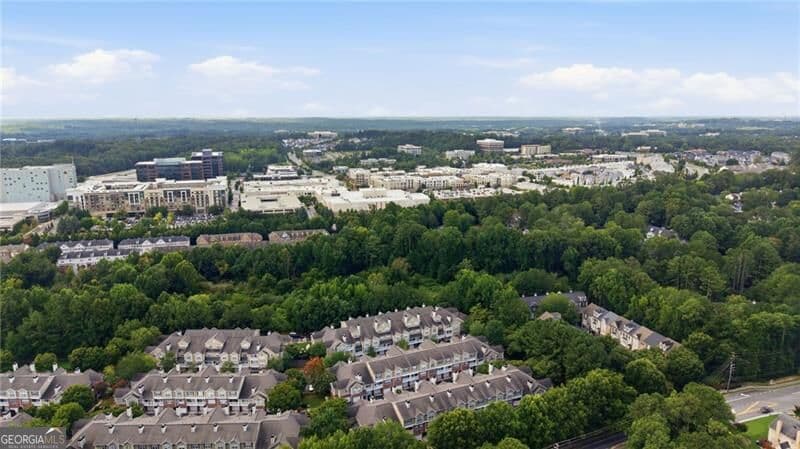 2 bedroom, 2.5 bathroom, 1,379 sq ft townhouse for sale at 5110 Woodland Lane, Alpharetta, GA 30009 — photo 5