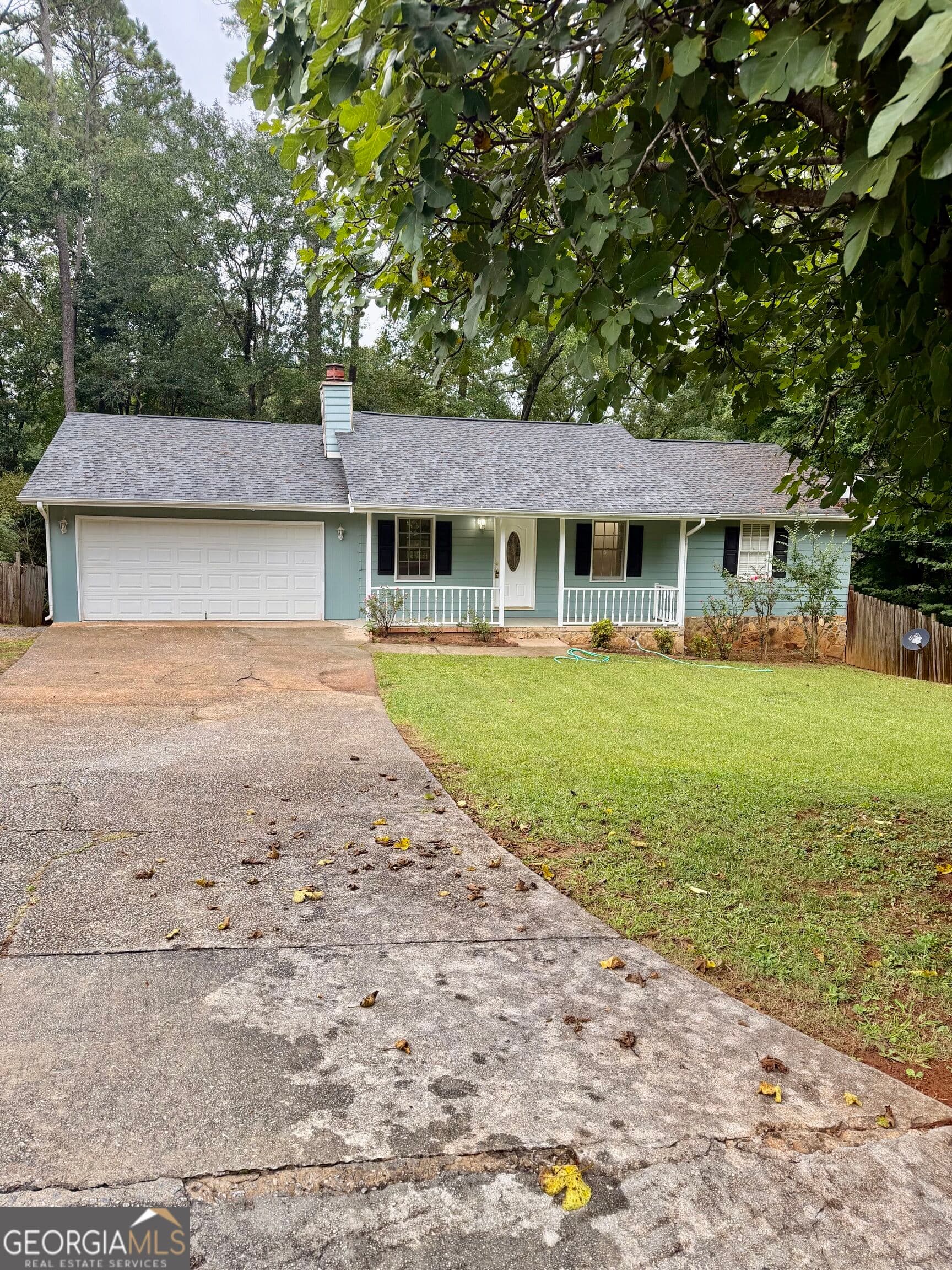 3 bedroom, 2 bathroom, 1,501 sq ft single family residence for rent at 836 Raintree Way, Conyers, GA 30094 for $1,800 a month — photo 2