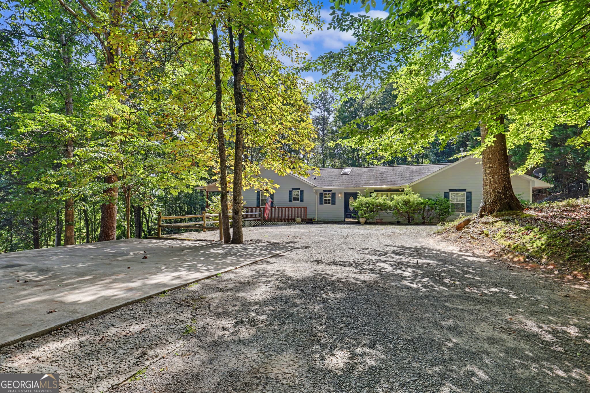 3 bedroom, 3 bathroom, 1,936 sq ft single family residence for sale at 6961 Wood Lake Circle, Young Harris, GA 30582 — photo 5