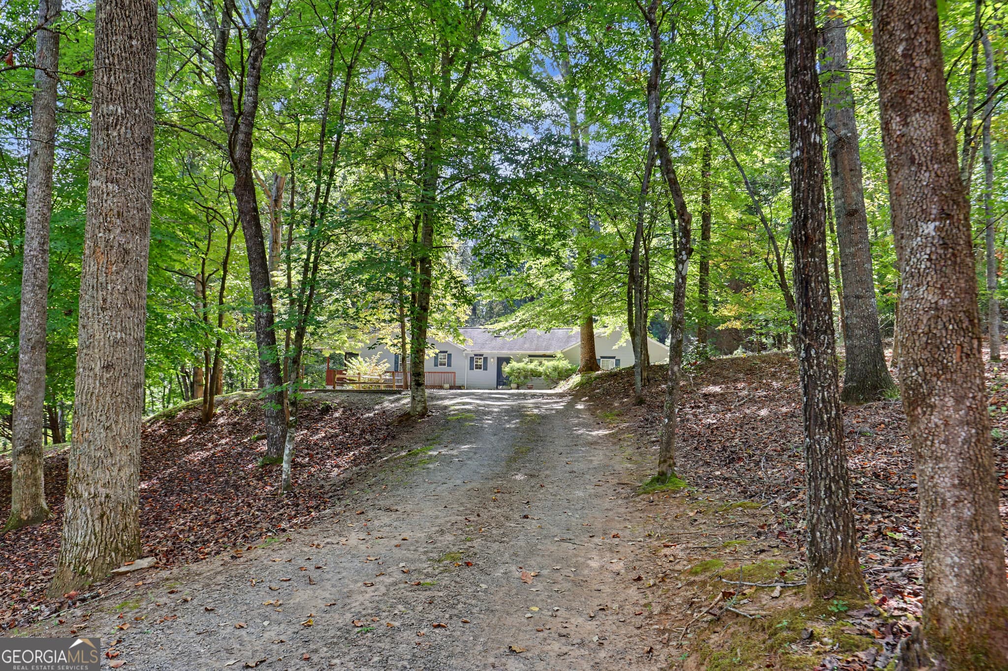 3 bedroom, 3 bathroom, 1,936 sq ft single family residence for sale at 6961 Wood Lake Circle, Young Harris, GA 30582 — photo 4