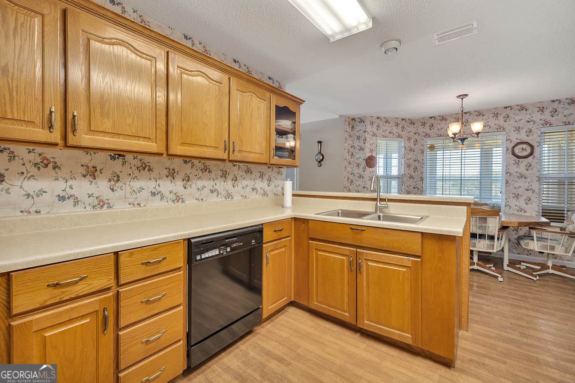 6 bedroom, 5 bathroom, 2,162 sq ft single family residence for sale at 1056 Fiddler Trace, Townsend, GA 31331 — photo 3