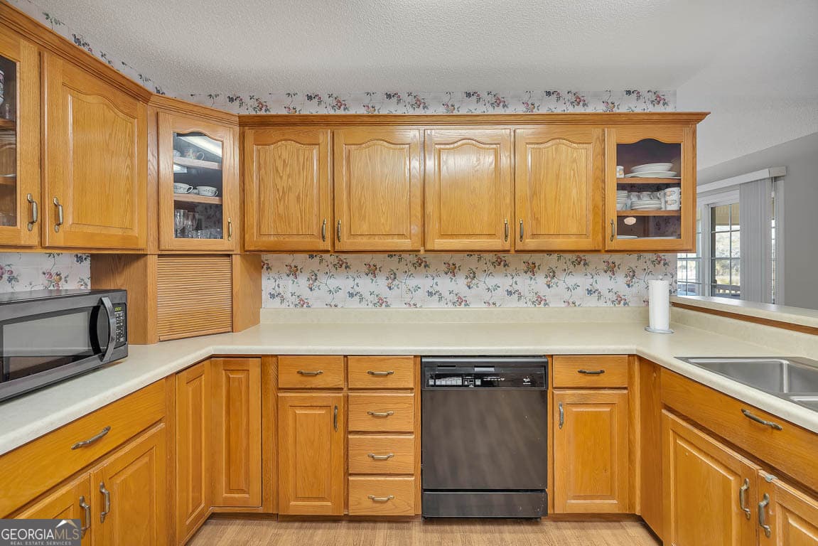 6 bedroom, 5 bathroom, 2,162 sq ft single family residence for sale at 1056 Fiddler Trace, Townsend, GA 31331 — photo 4