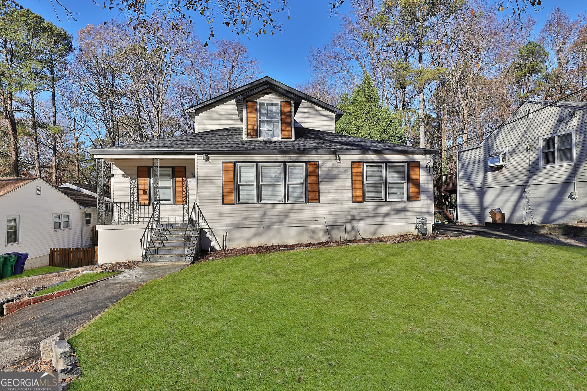 8 bedroom, 6 bathroom, 5,000 sq ft single family residence for rent at 1100 Janes Lane, Atlanta, GA 30324 for $14,000 a month — photo 2
