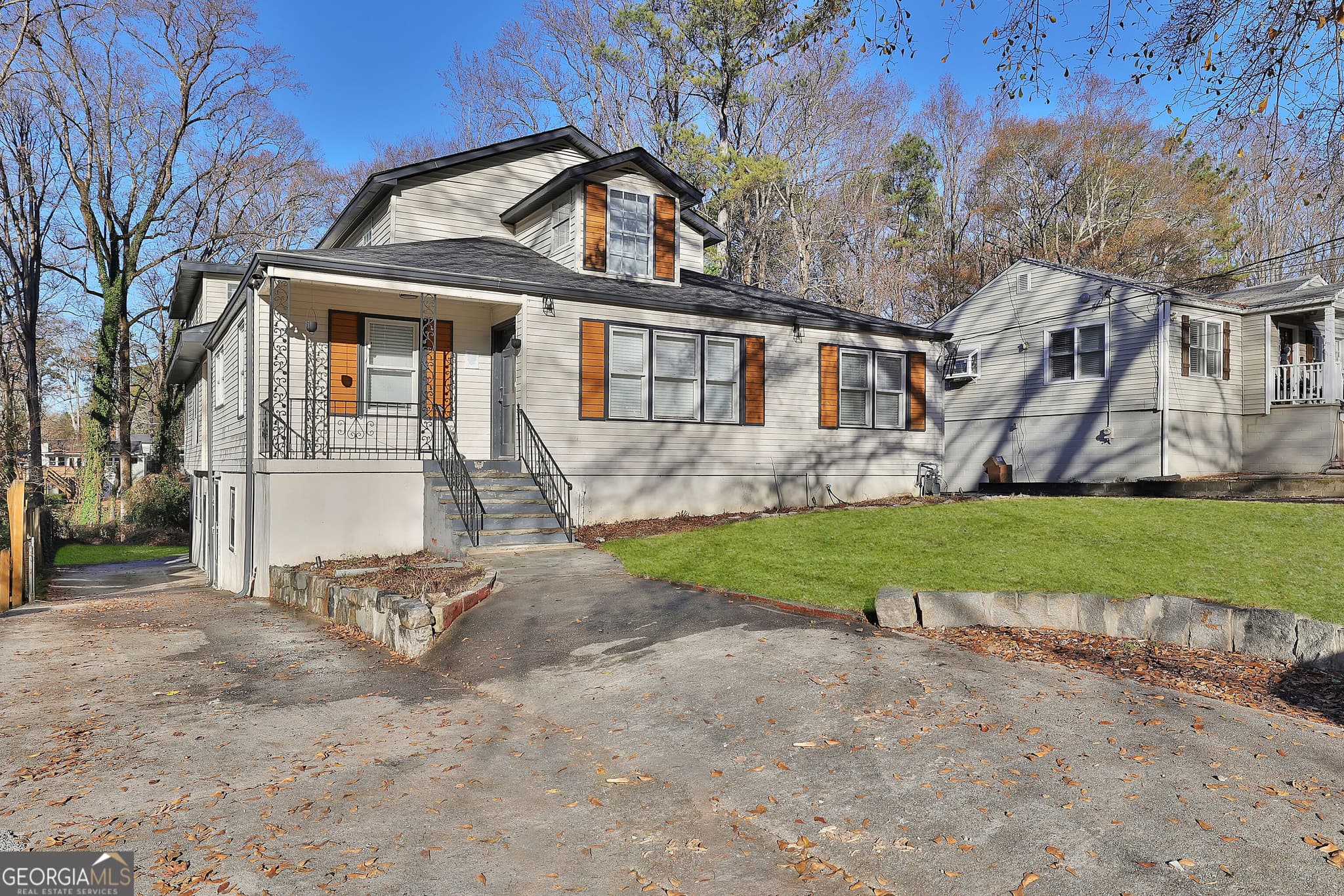 8 bedroom, 6 bathroom, 5,000 sq ft single family residence for rent at 1100 Janes Lane, Atlanta, GA 30324 for $14,000 a month — photo 1 of 45