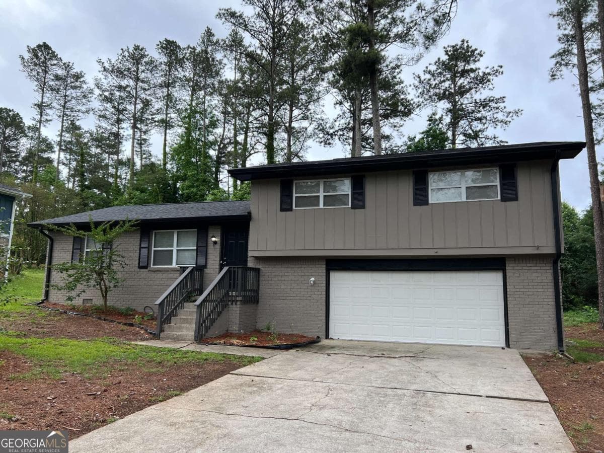3 bedroom, 2 bathroom, 1,375 sq ft single family residence sold at 2945 Botany Drive, Jonesboro, GA 30236