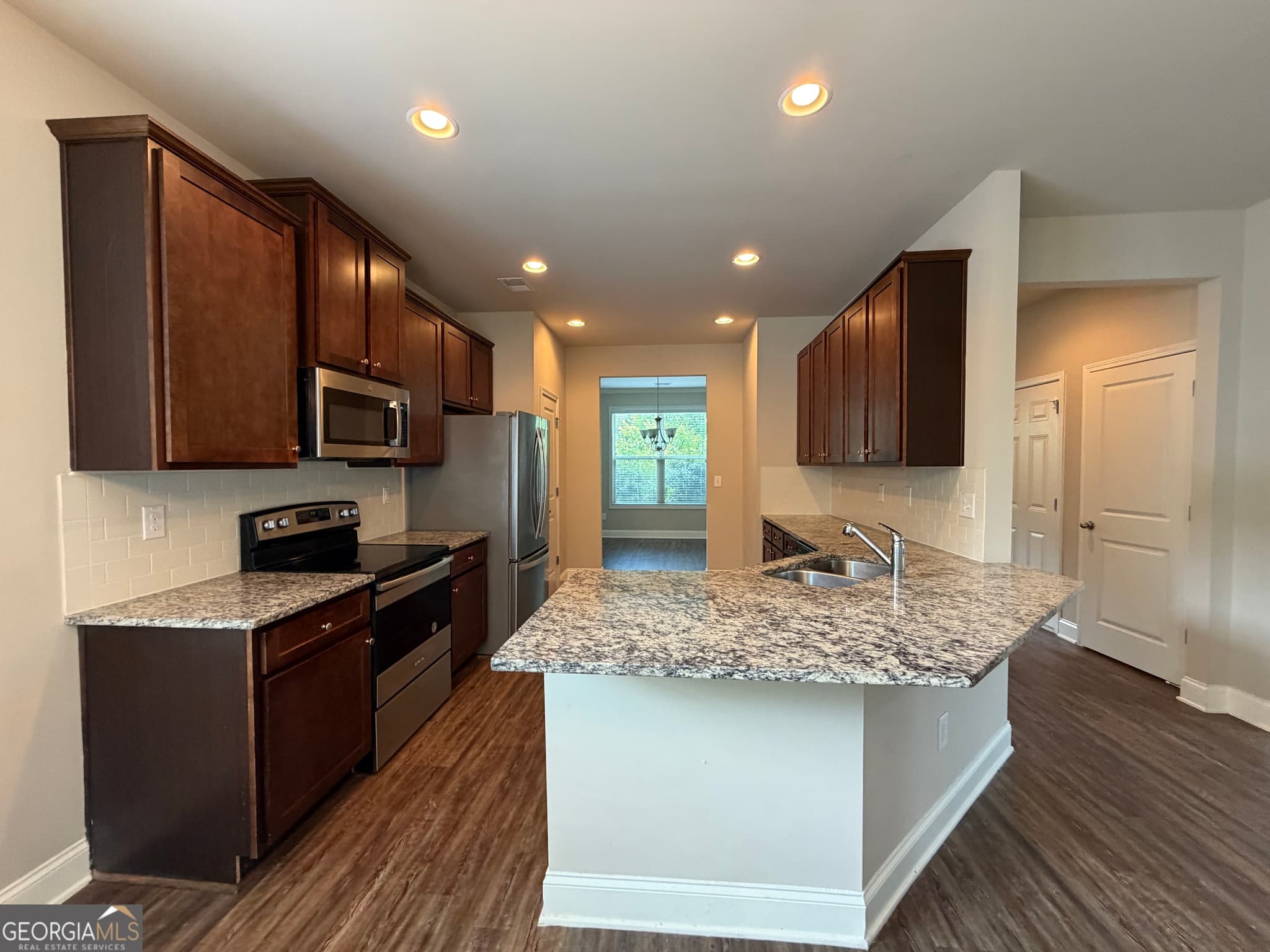 4 bedroom, 2.5 bathroom, 2,351 sq ft single family residence for sale at 241 Dublin Way, Dallas, GA 30132 — photo 6