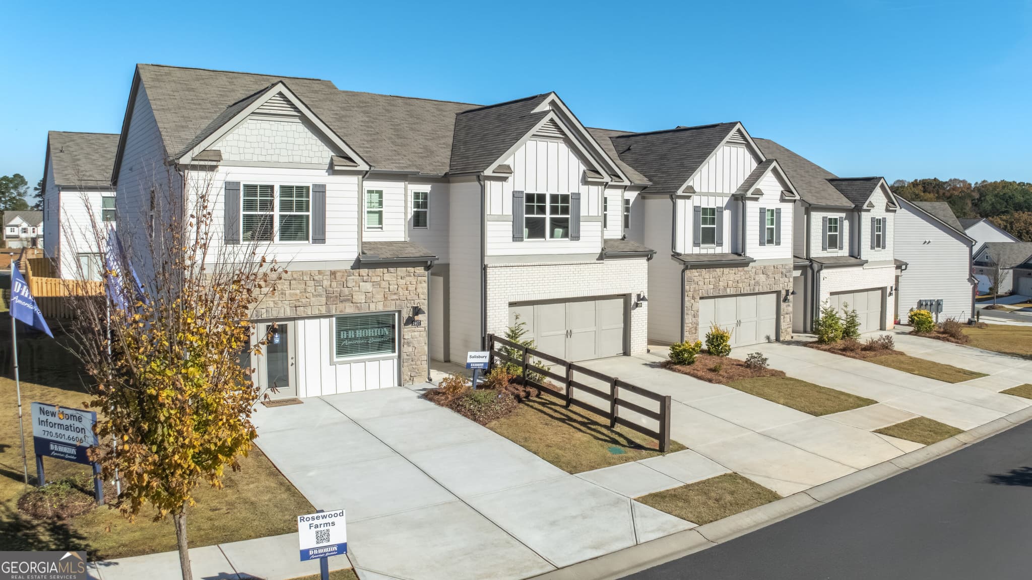 3 bedroom, 2.5 bathroom, 2,026 sq ft townhouse for sale at 4814 Guava Trace, Acworth, GA 30101 — photo 2