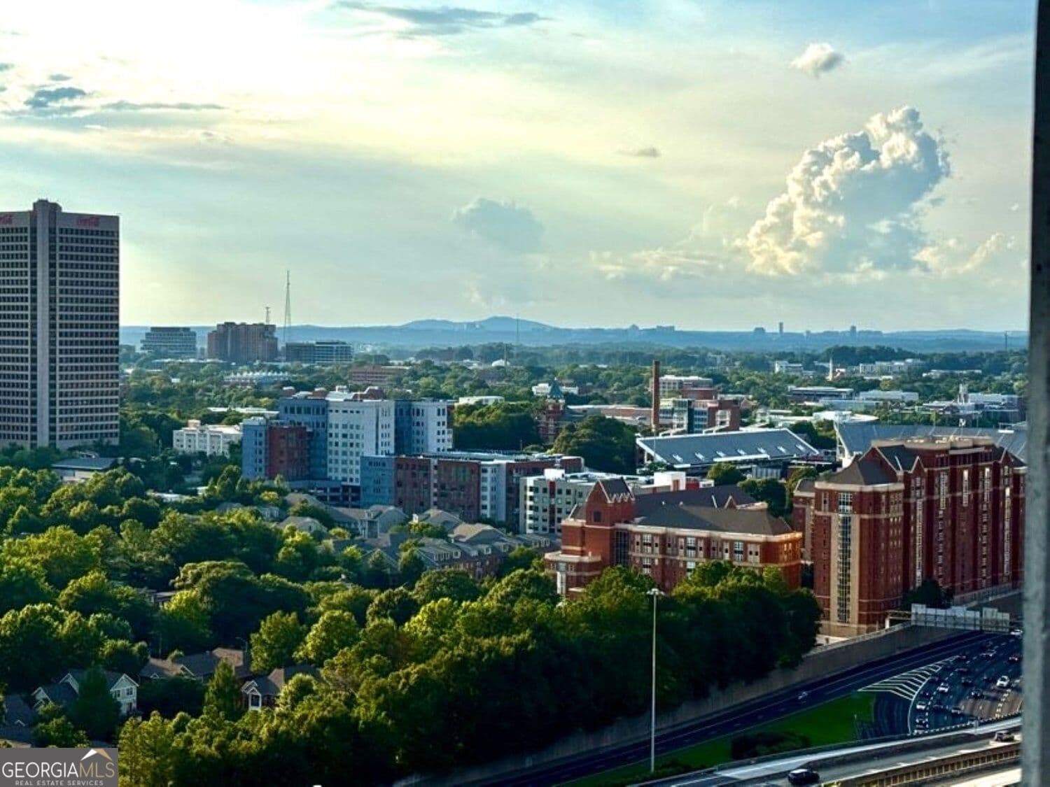 2 bedroom, 2 bathroom, 1,075 sq ft condominium for rent at 400 W Peachtree Street 2006, Atlanta, GA 30308 for $2,690 a month — photo 6