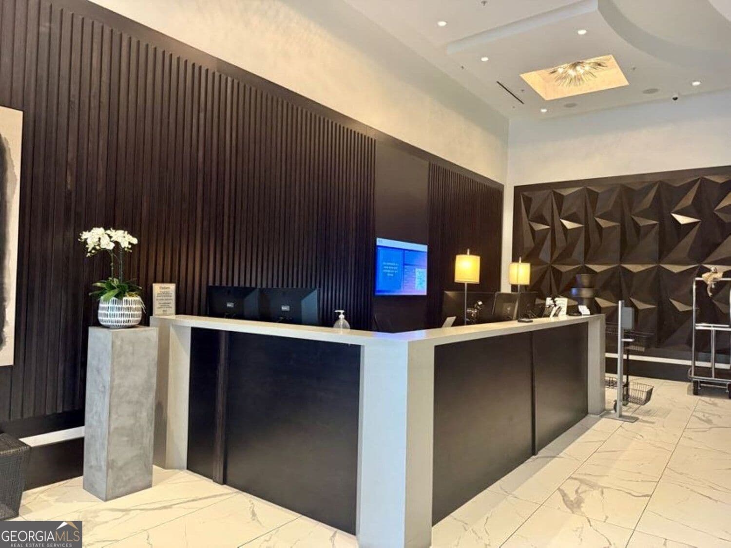 2 bedroom, 2 bathroom, 1,075 sq ft condominium for rent at 400 W Peachtree Street 2006, Atlanta, GA 30308 for $2,690 a month — photo 5