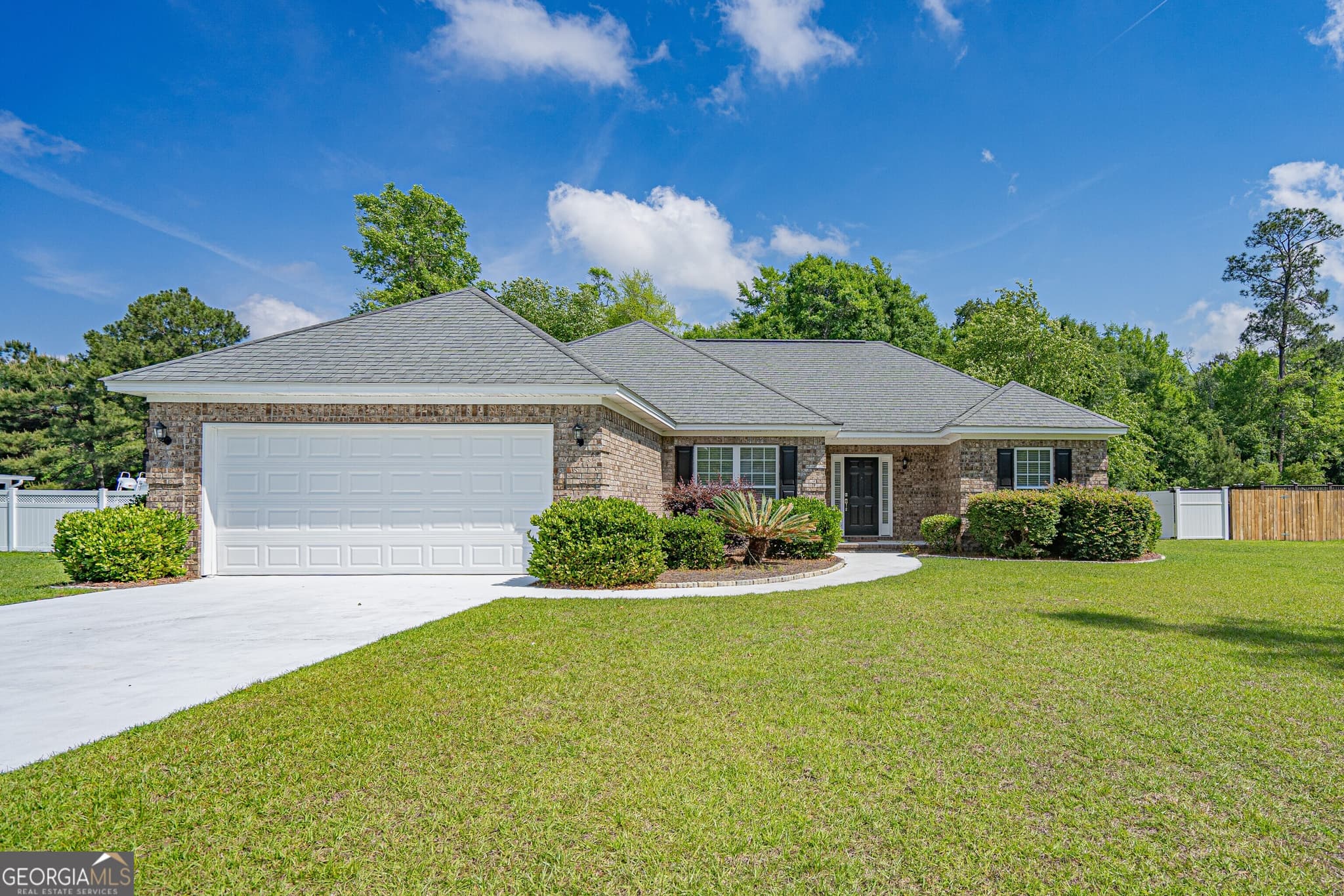 4 bedroom, 2 bathroom, 1,637 sq ft single family residence sold at 102 Pembroke Place, Pembroke, GA 31321