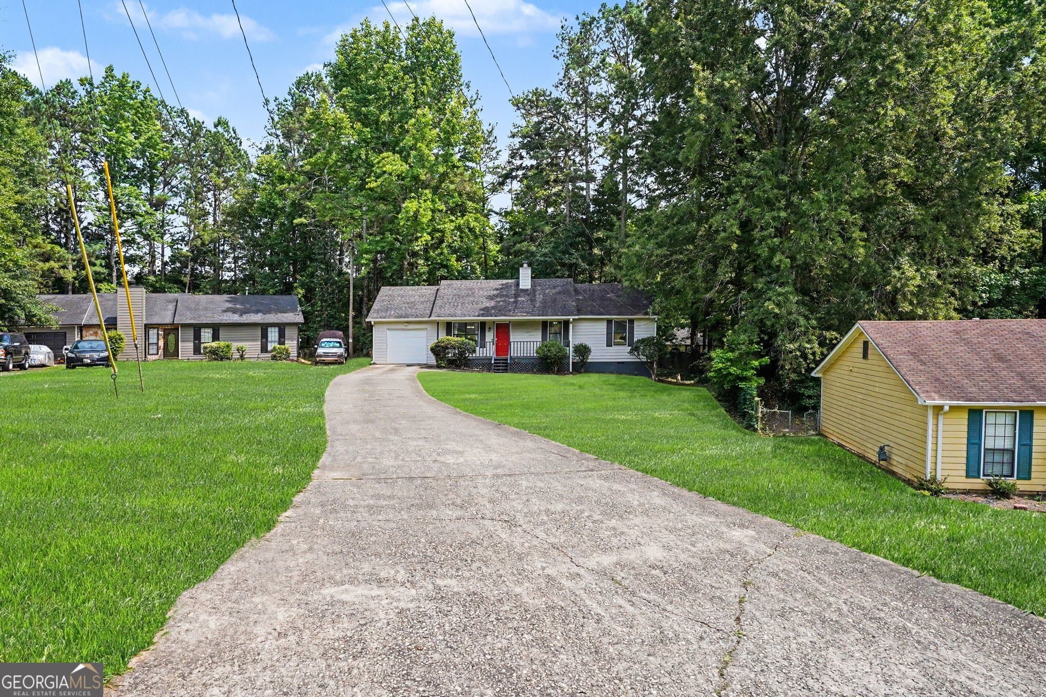 3 bedroom, 2 bathroom, 1,202 sq ft single family residence for sale at 418 Sir Winston Court, Jonesboro, GA 30238 — photo 2