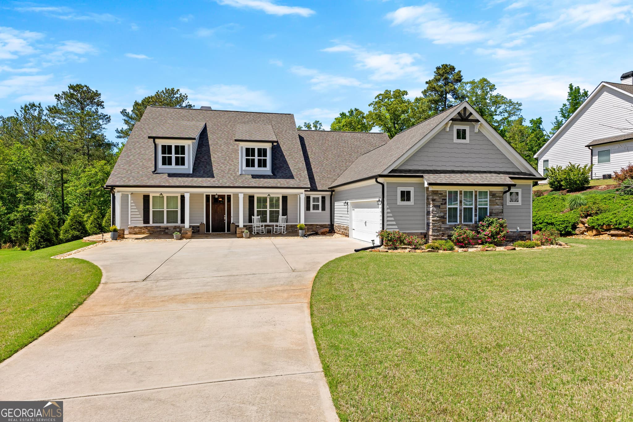 4 bedroom, 3.5 bathroom, 3,270 sq ft single family residence sold at 266 Blue Point Parkway, Fayetteville, GA 30215
