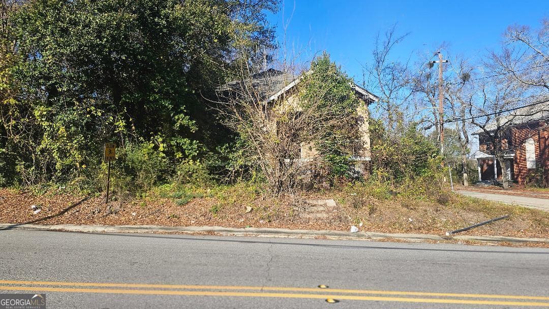 2 bedroom, 1 bathroom, 1,120 sq ft single family residence for sale at 1405 2nd Street, Macon, GA 31201
