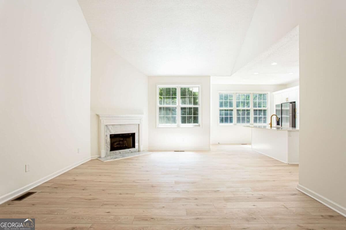 3 bedroom, 2 bathroom, 1,292 sq ft single family residence for sale at 8071 Beachwood Drive, Murrayville, GA 30564 — photo 7